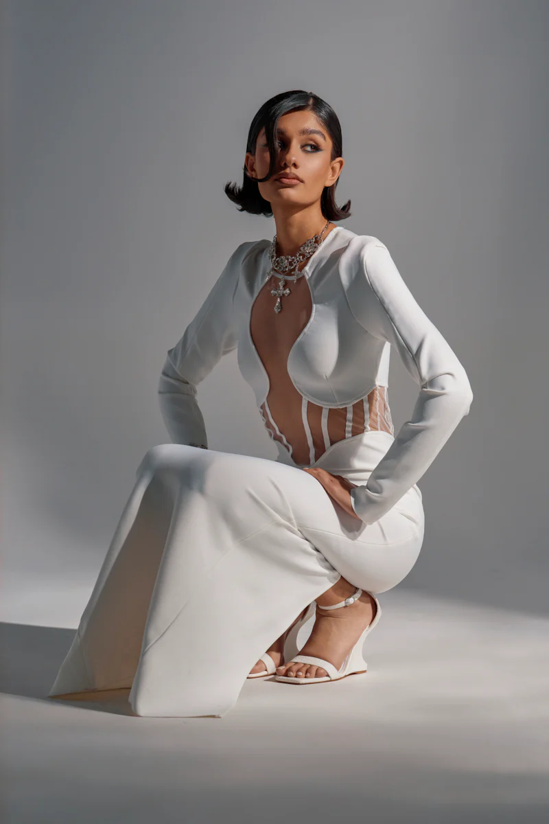 A NIGHT OUT BANDAGE MAXI DRESS IN WHITE - Image 2