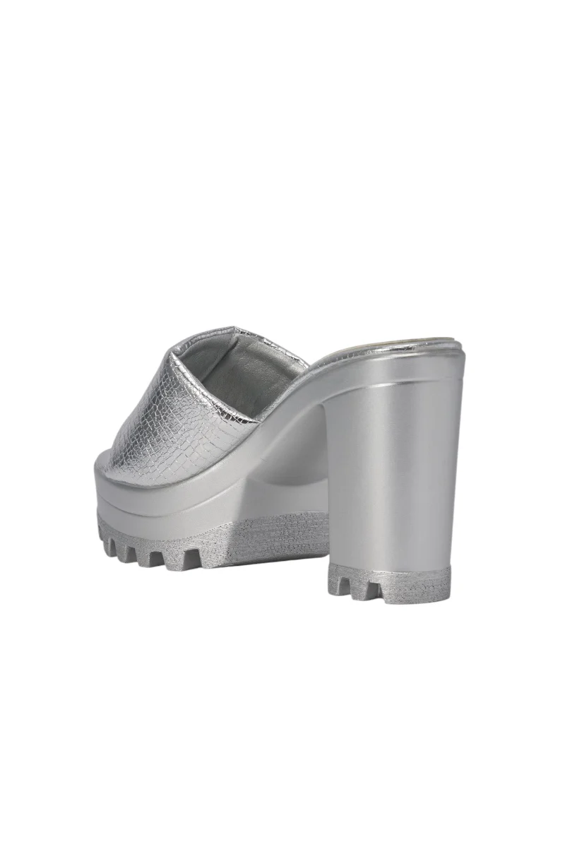 AKIRA COOLCAT SILVER CROC BLOCK HEEL MULE SANDAL - Image 6