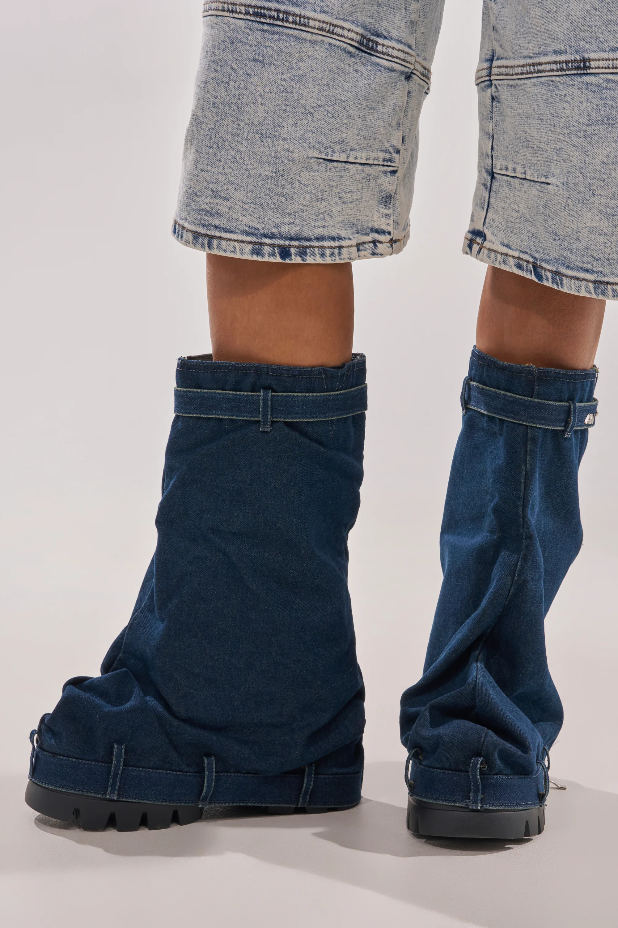 AKIRA GOLD ANGELA FOLD OVER PLATFORM BOOT IN DARK DENIM - Image 9