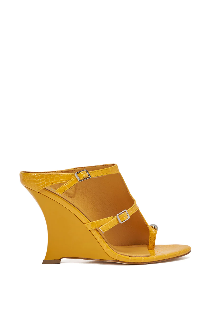 AKIRA GOLD GINO MUSTARD CROC WEDGE SANDAL - Image 4