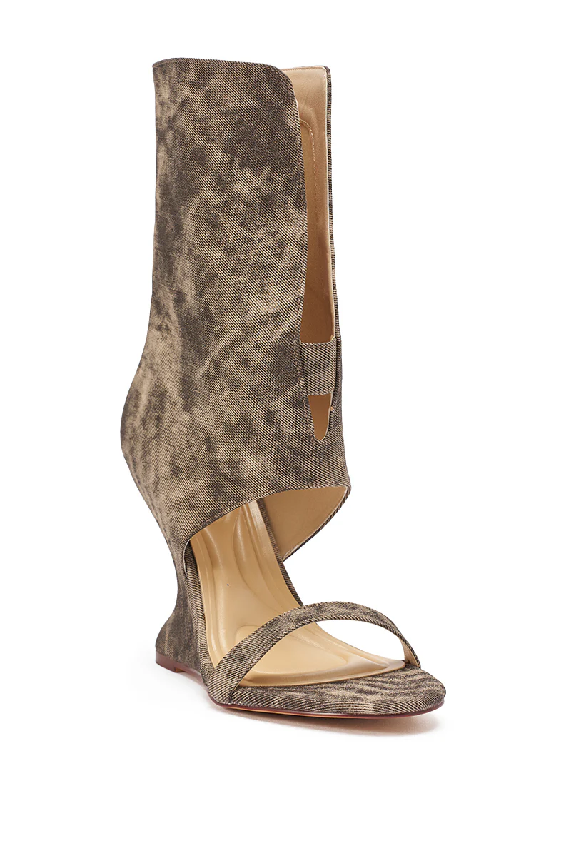 AKIRA GOLD RAFFAELLO BROWN WOVEN ROUND TOE WEDGE SANDAL - Image 5