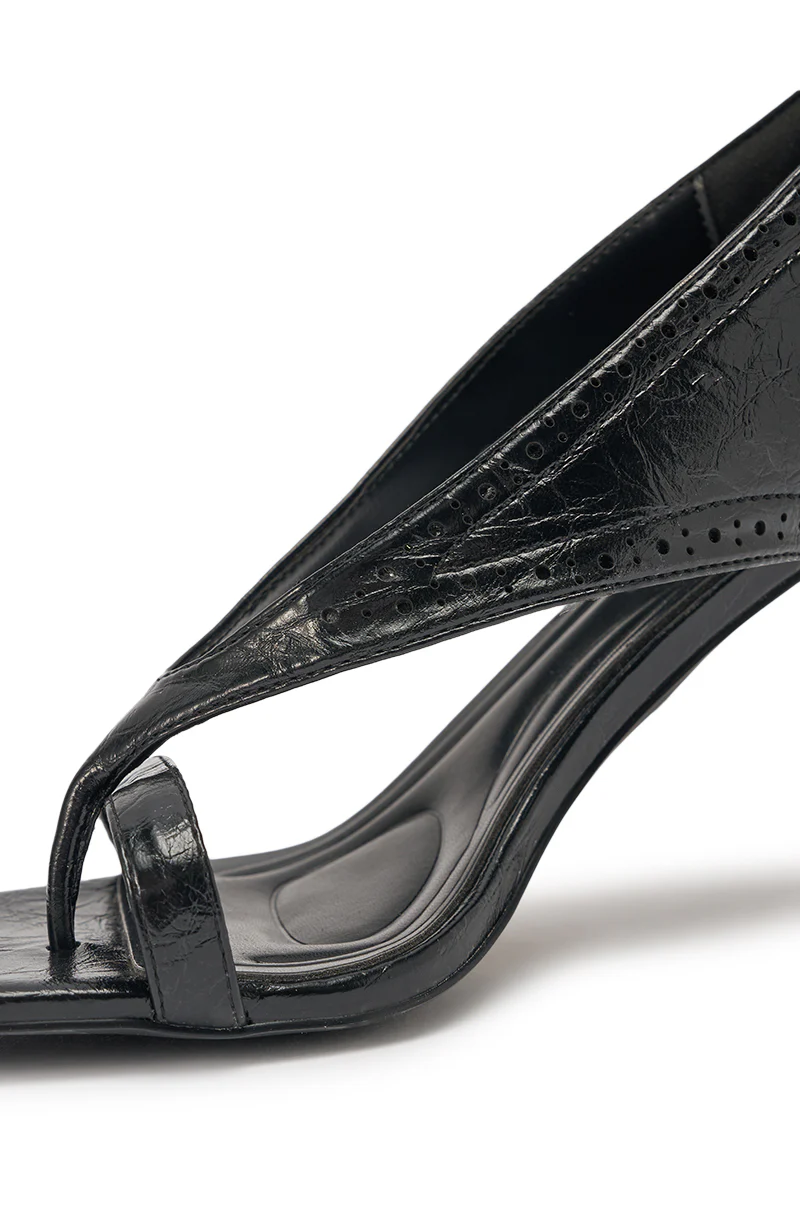 AKIRA GOLD SELVARE BLACK THONG STIELTTO SANDAL - Image 7