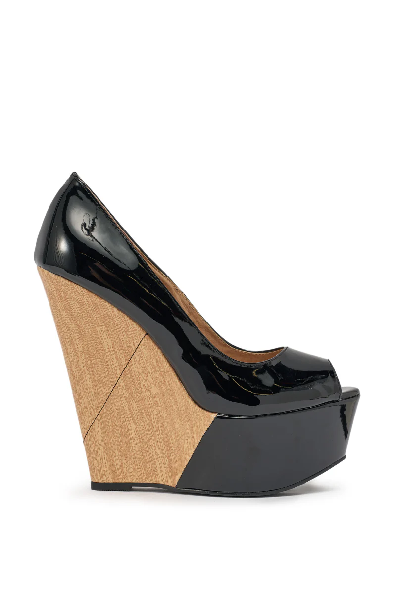 AKIRA GOLD XOE BLACK WEDGE OPEN TOE PUMP - Image 3
