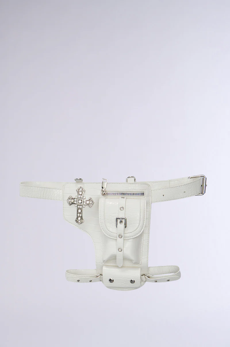 CROSSING THE LINE PU BELT BAG IN WHITE - Image 4