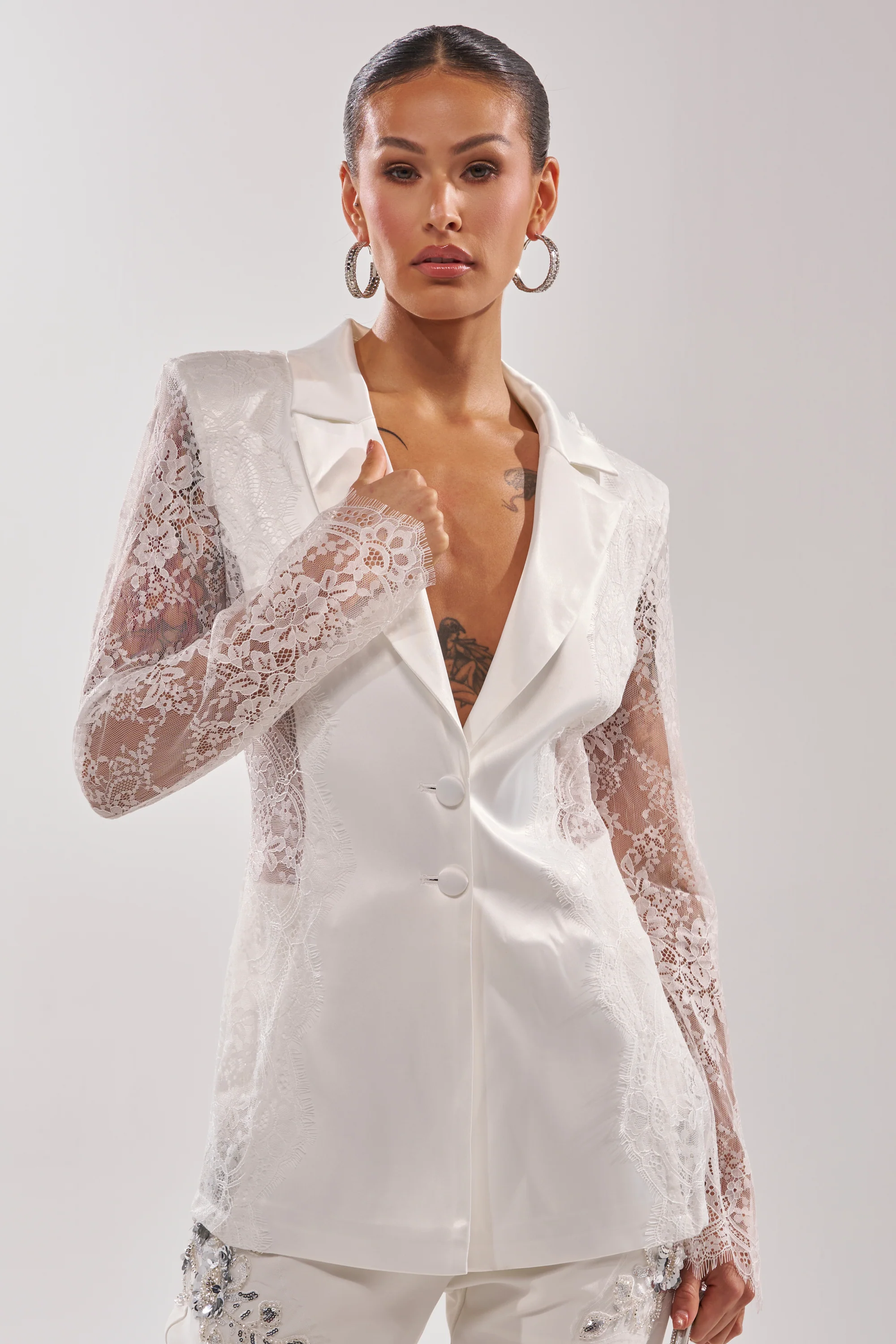 AU CONTRAIRE LACE SATIN BLAZER IN WHITE - Image 2