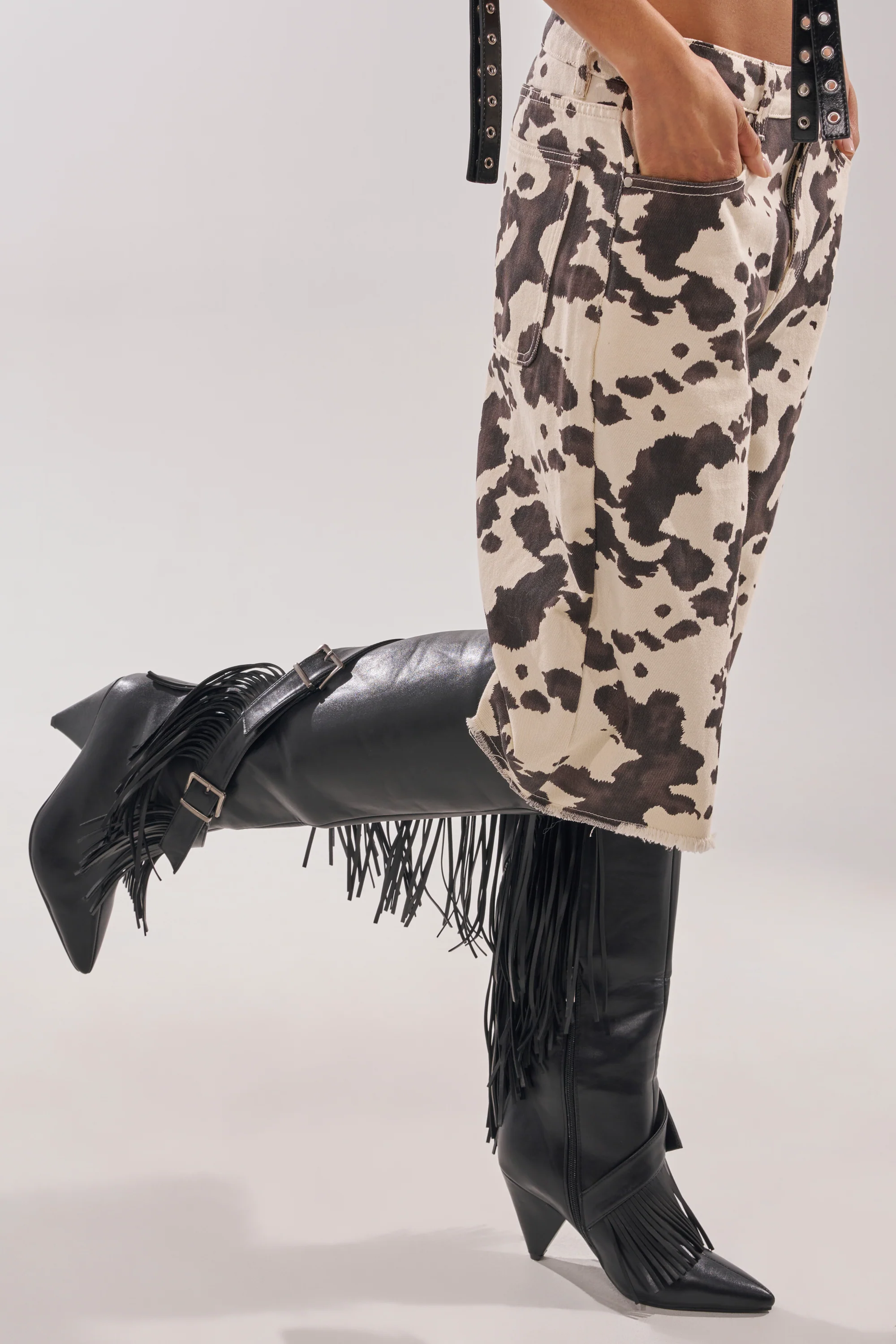 AZALEA WANG DARELLE BLACK FRINGE BOOT - Image 4