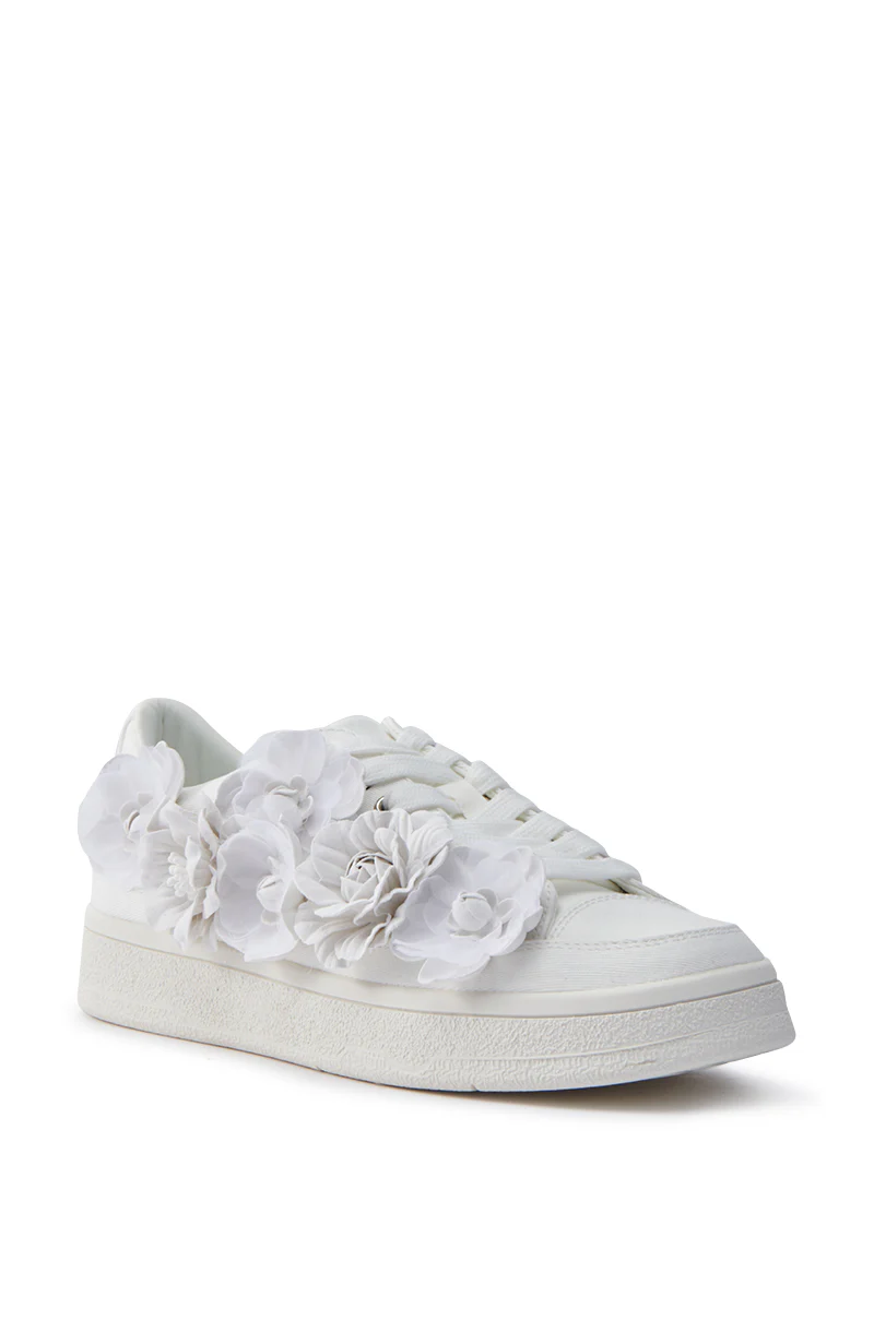 AZALEA WANG CARNATION WHITE FLAT SNEAKER - Image 4