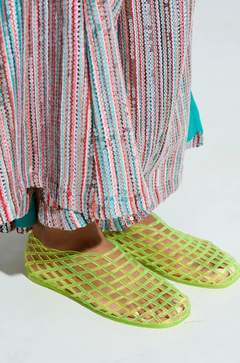 AKIRA LINUS NEON YELLOW FLAT - Image 2