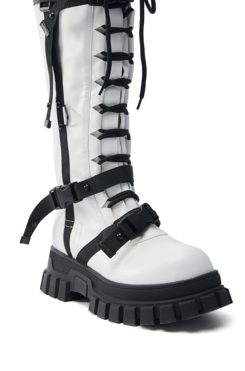 AZALEA WANG MYRON BOOT IN WHITE & BLACK - Image 7