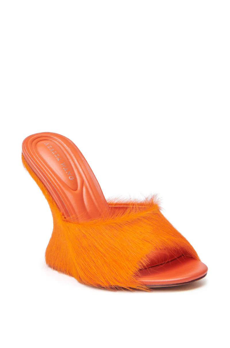 AZALEA WANG VASA ORANGE FURRY WEDGE SANDAL - Image 6