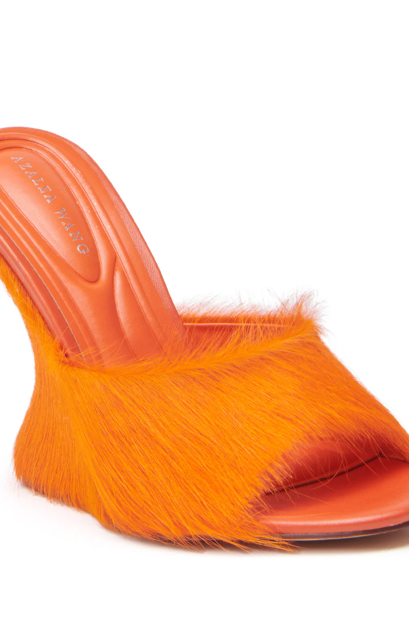 AZALEA WANG VASA ORANGE FURRY WEDGE SANDAL - Image 8