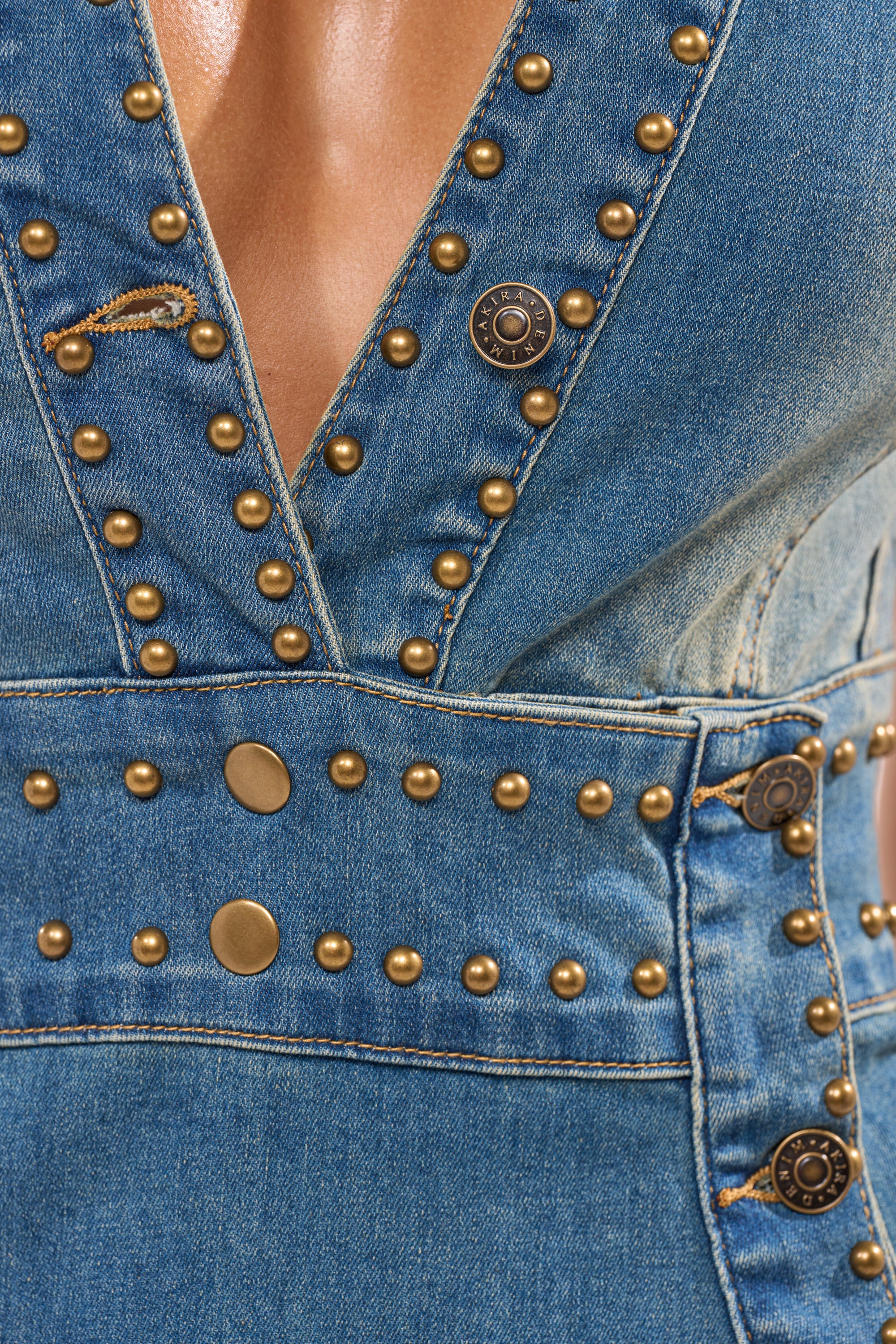 BABY GIRL STUDDED DENIM MINI DRESS - Image 10