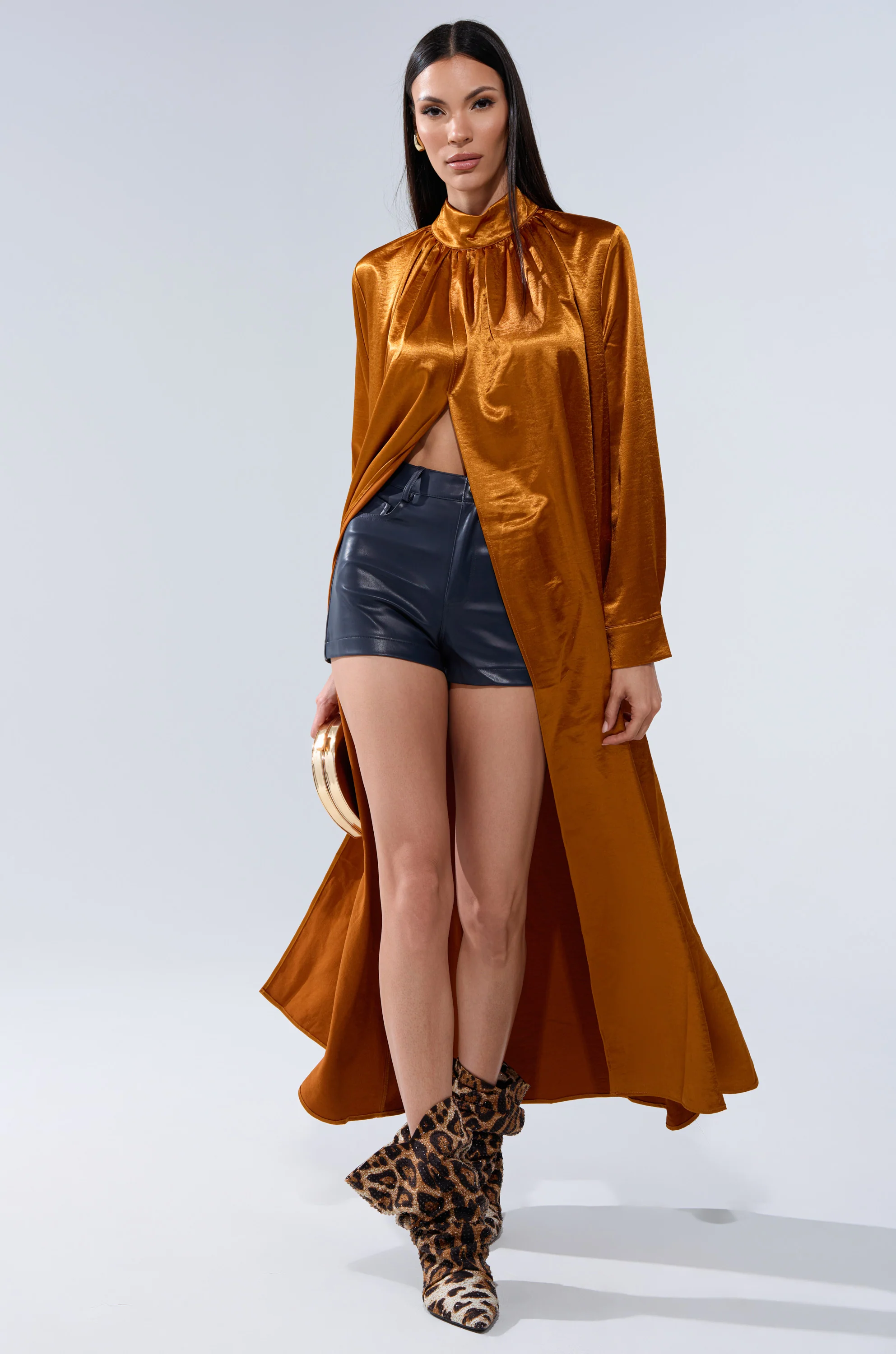 CALLIE FAUX LEATHER SHORT IN NAVY - Image 8