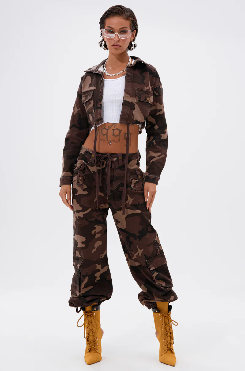 CANT SEE ME BROWN CAMO CROPPED BUTTON DOWN - Image 8