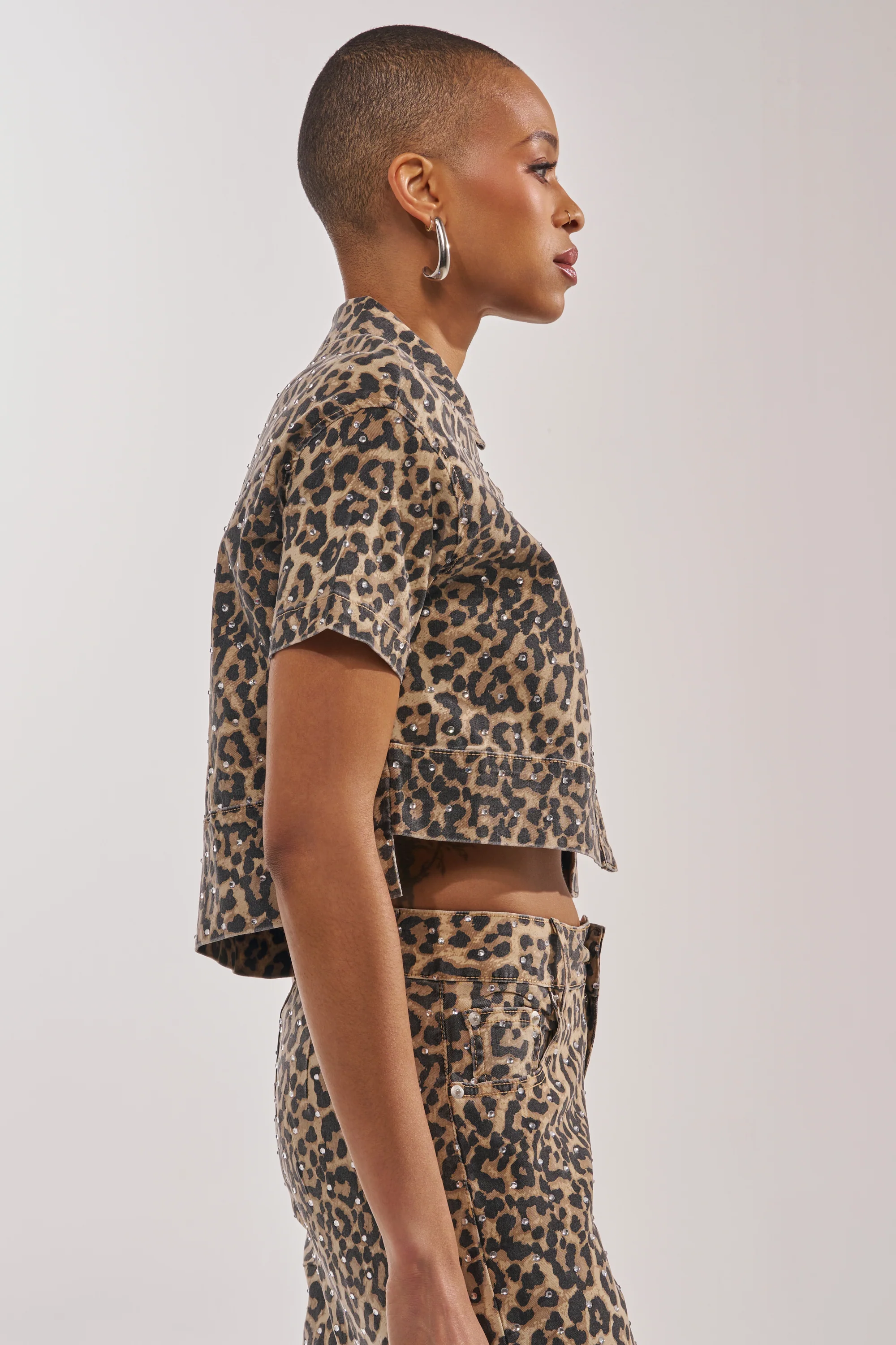 LEOPARD SISTA BUTTON DOWN - Image 3