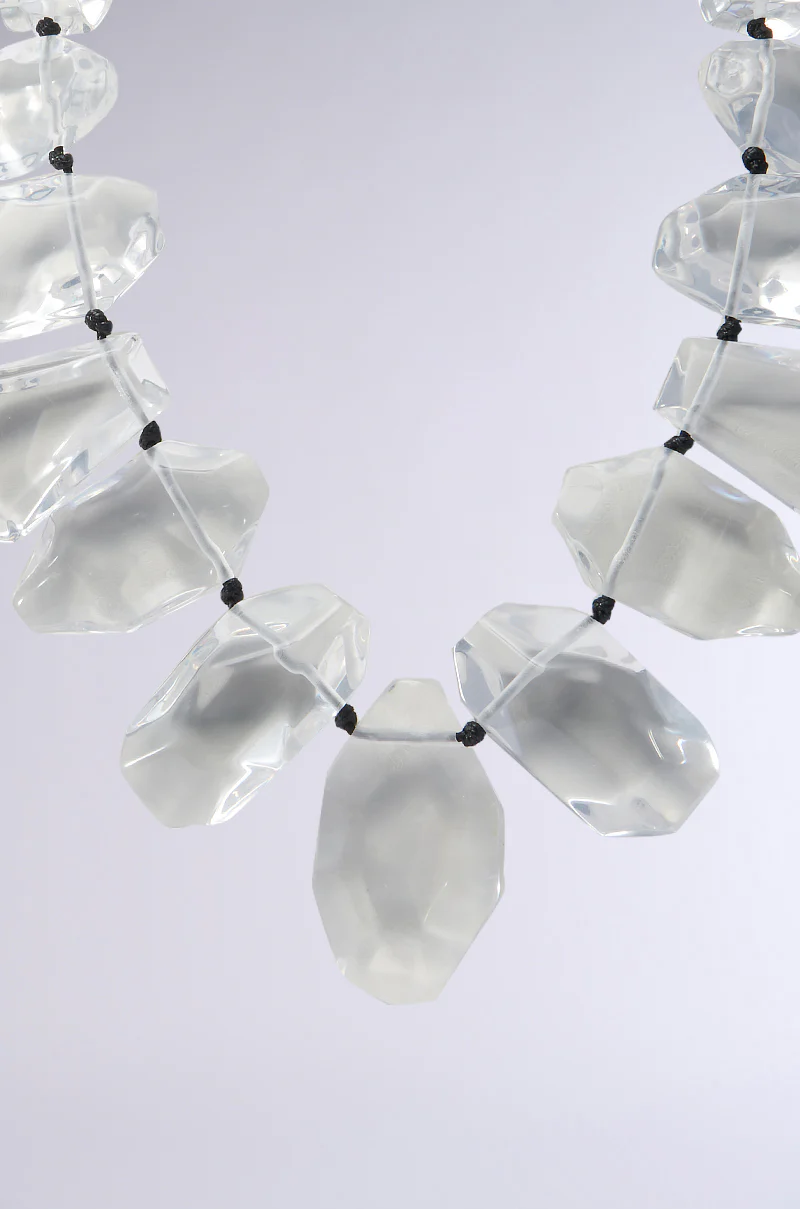 CLEARLY CHIC NECKLACE - Image 3