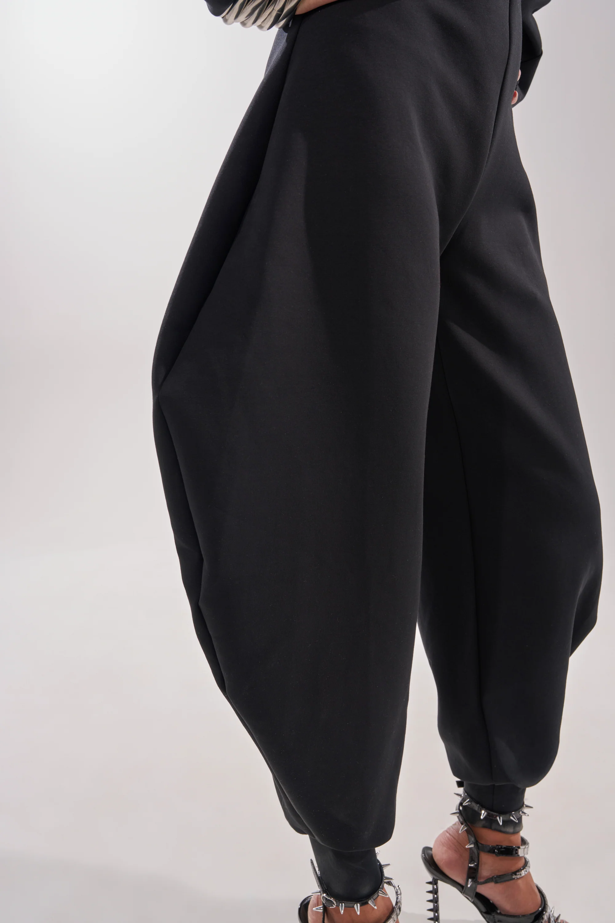 COMFY COZY JUMPSUIT IN BLACK - Image 16