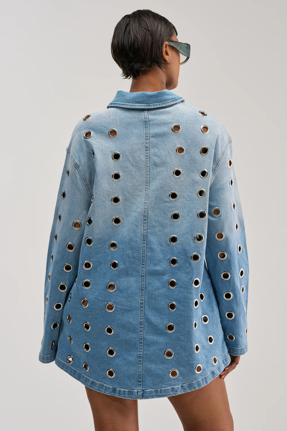 COOL GIRL OVERSIZED GROMMET SHIRT DRESS IN DENIM - Image 8
