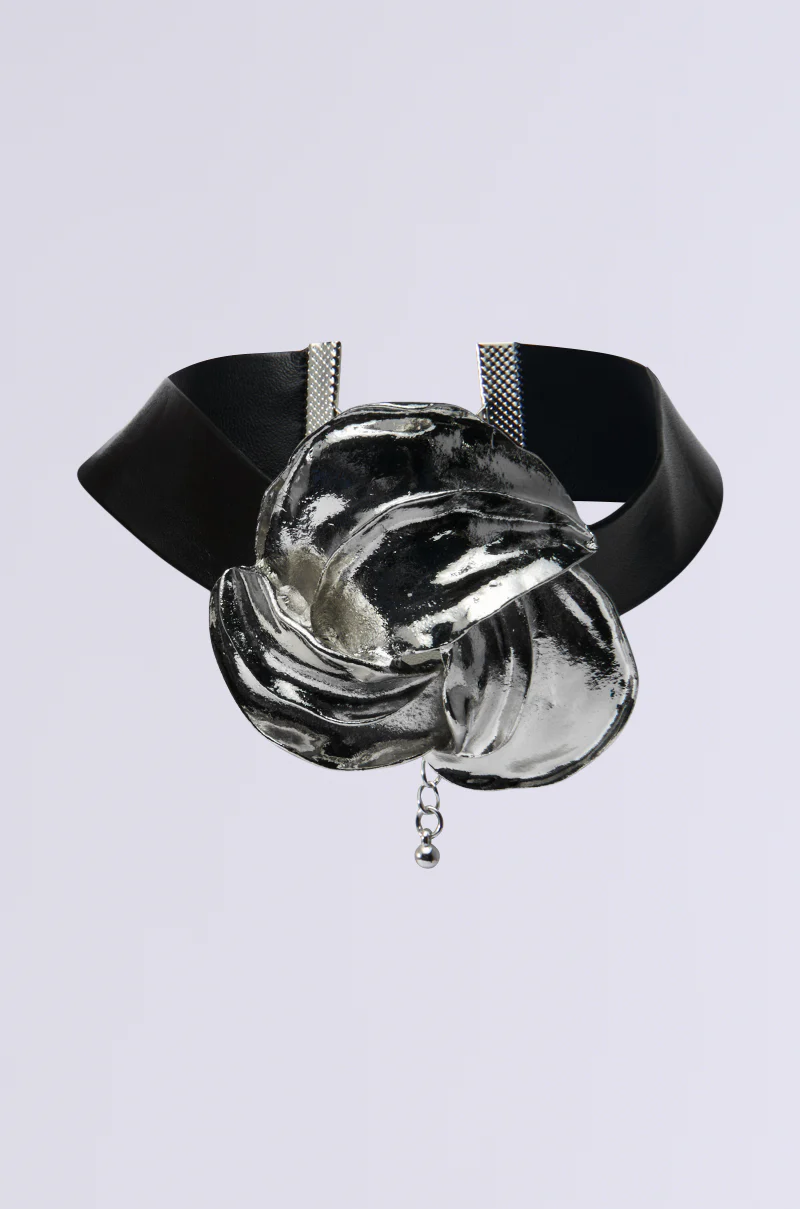 COUTURE FLOWER CHOKER NECKLACE - Image 2