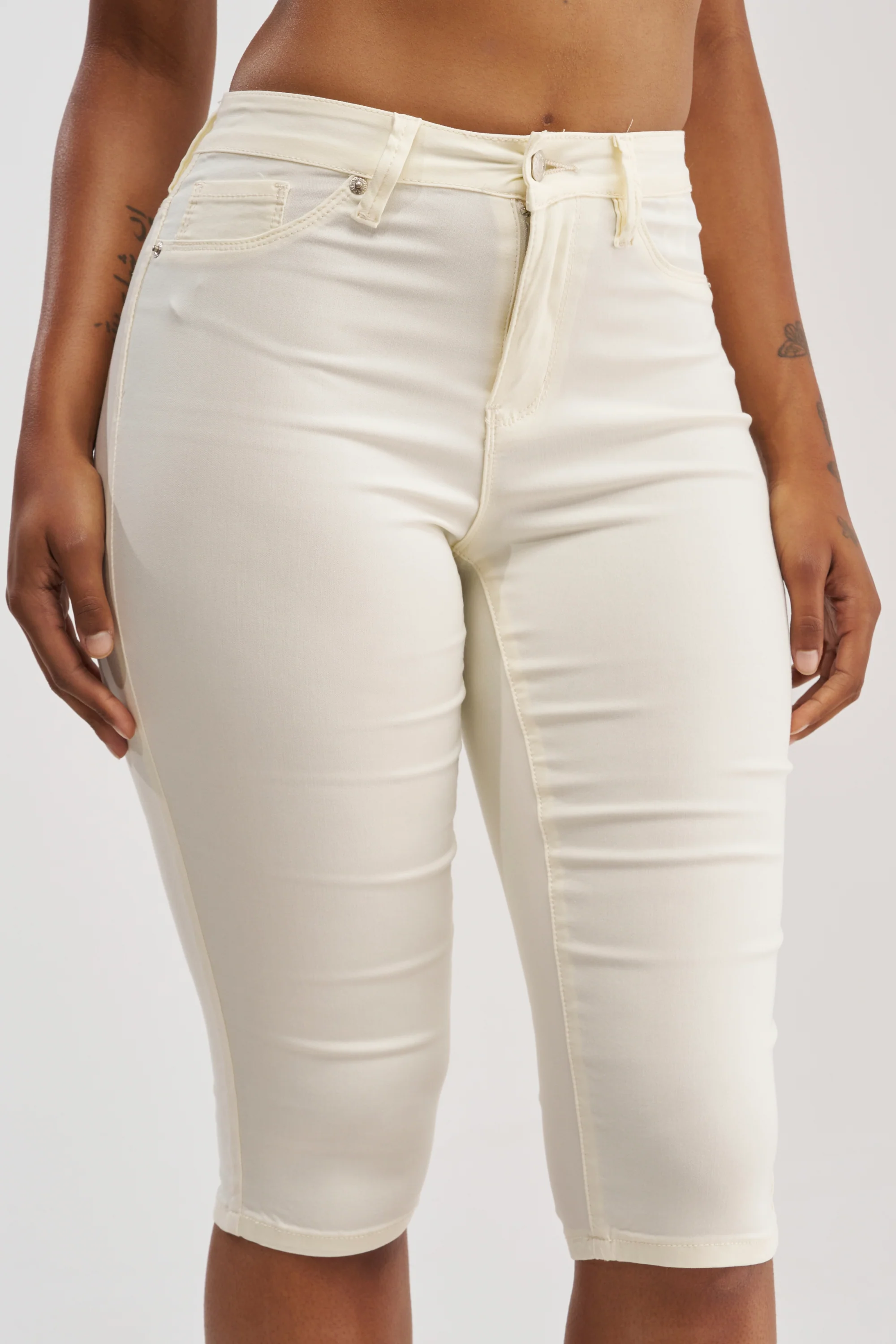 DENIM MUSE CAPRI IN WHITE - Image 10