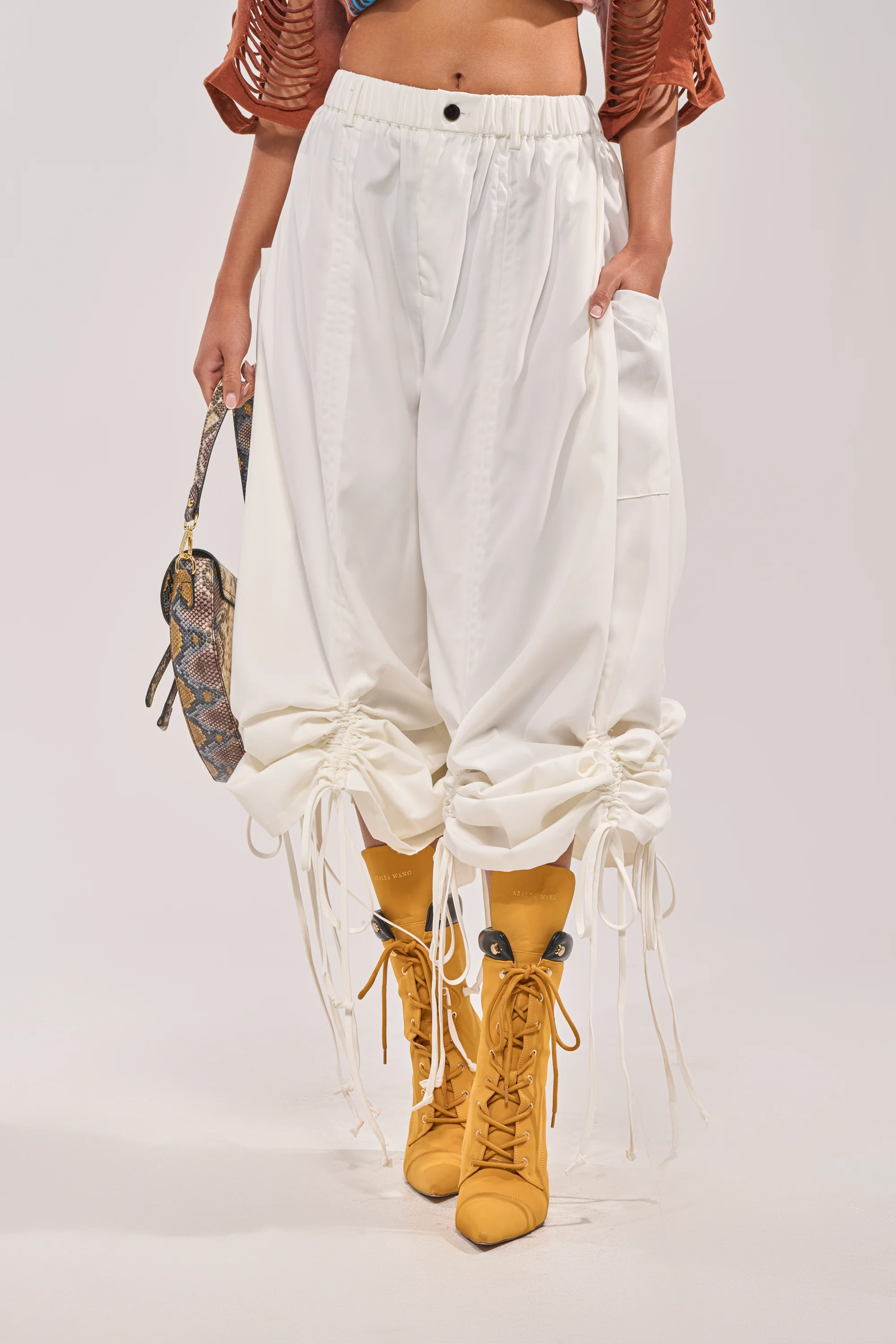 DRAMA RUCHED JOGGER IN WHITE - Image 3
