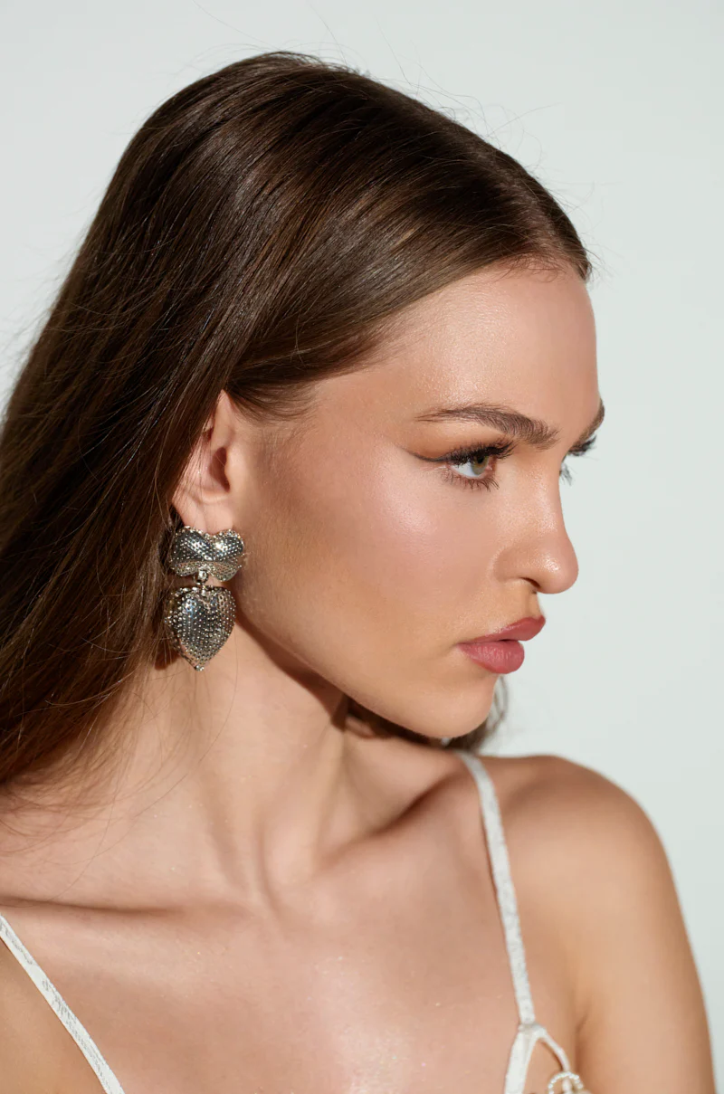 SENDING LOVE EARRING IN SILVER - Image 2