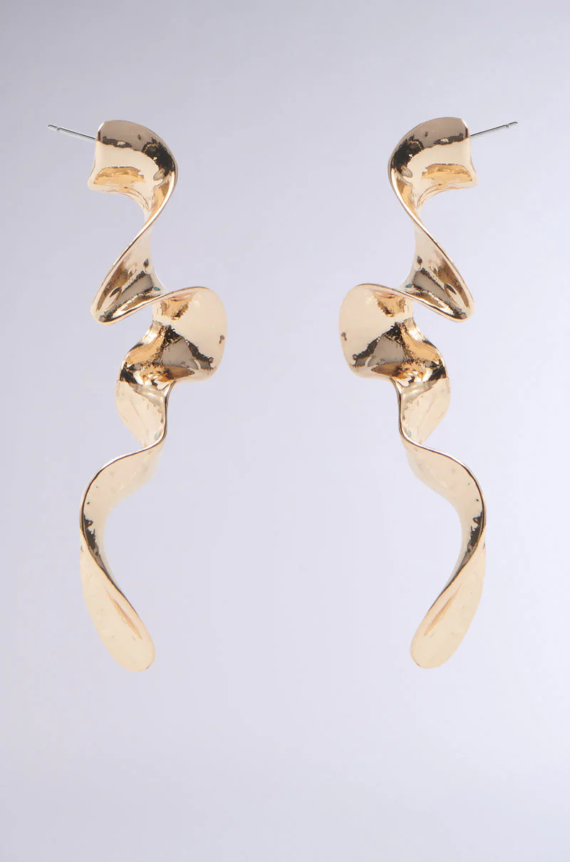 GOLD SQUIGGLES DANGLE EARRING - Image 3
