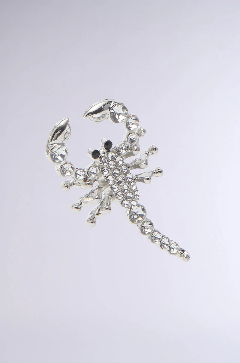 CLAWS UP EARRING - Image 4