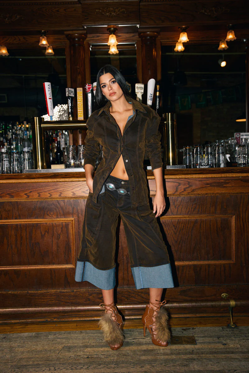 FALL VIBES VELVET BERMUDA SHORT - Image 2