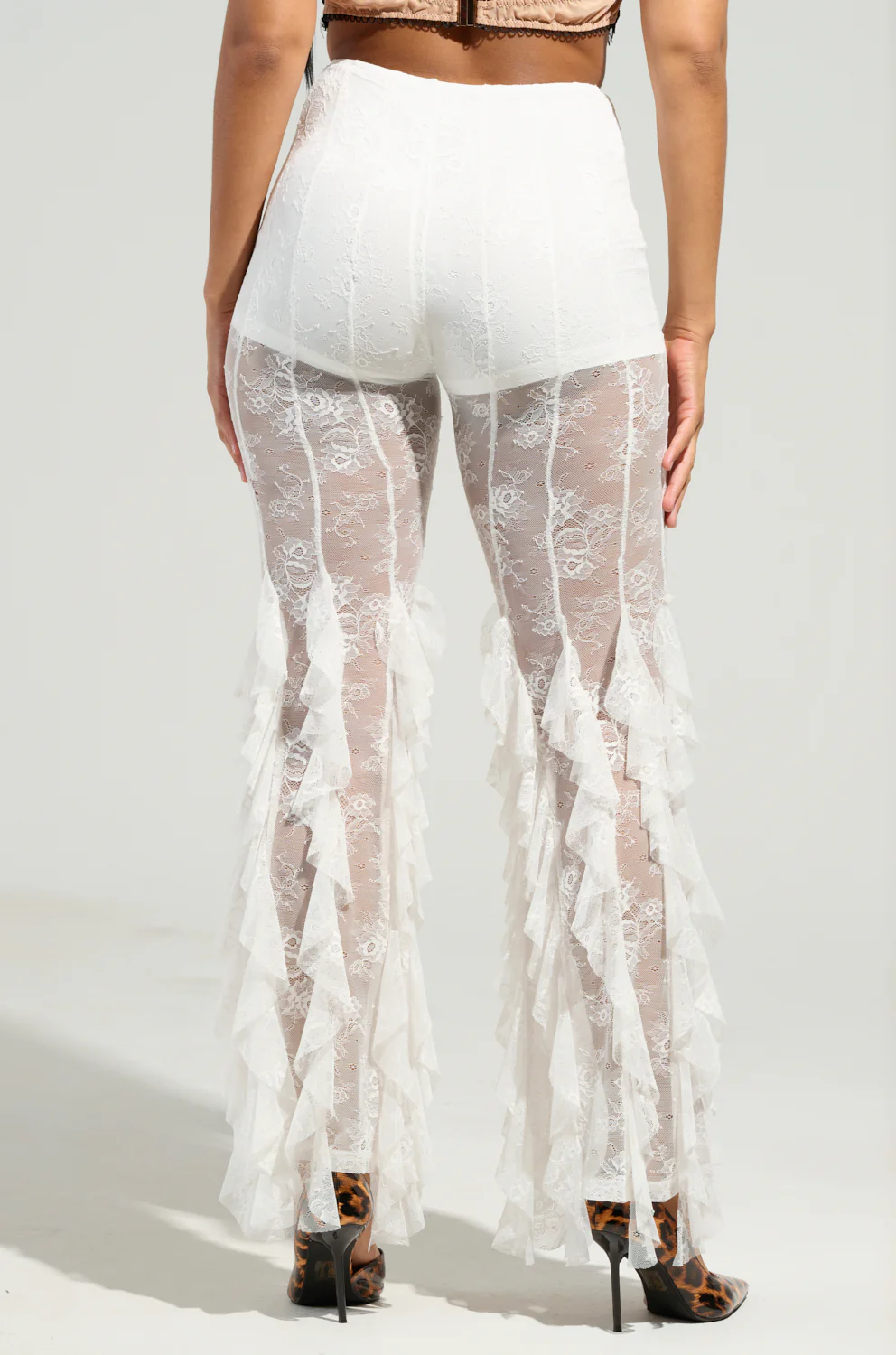 FALLING FOR YOU WHITE LACE LEGGING - Image 4