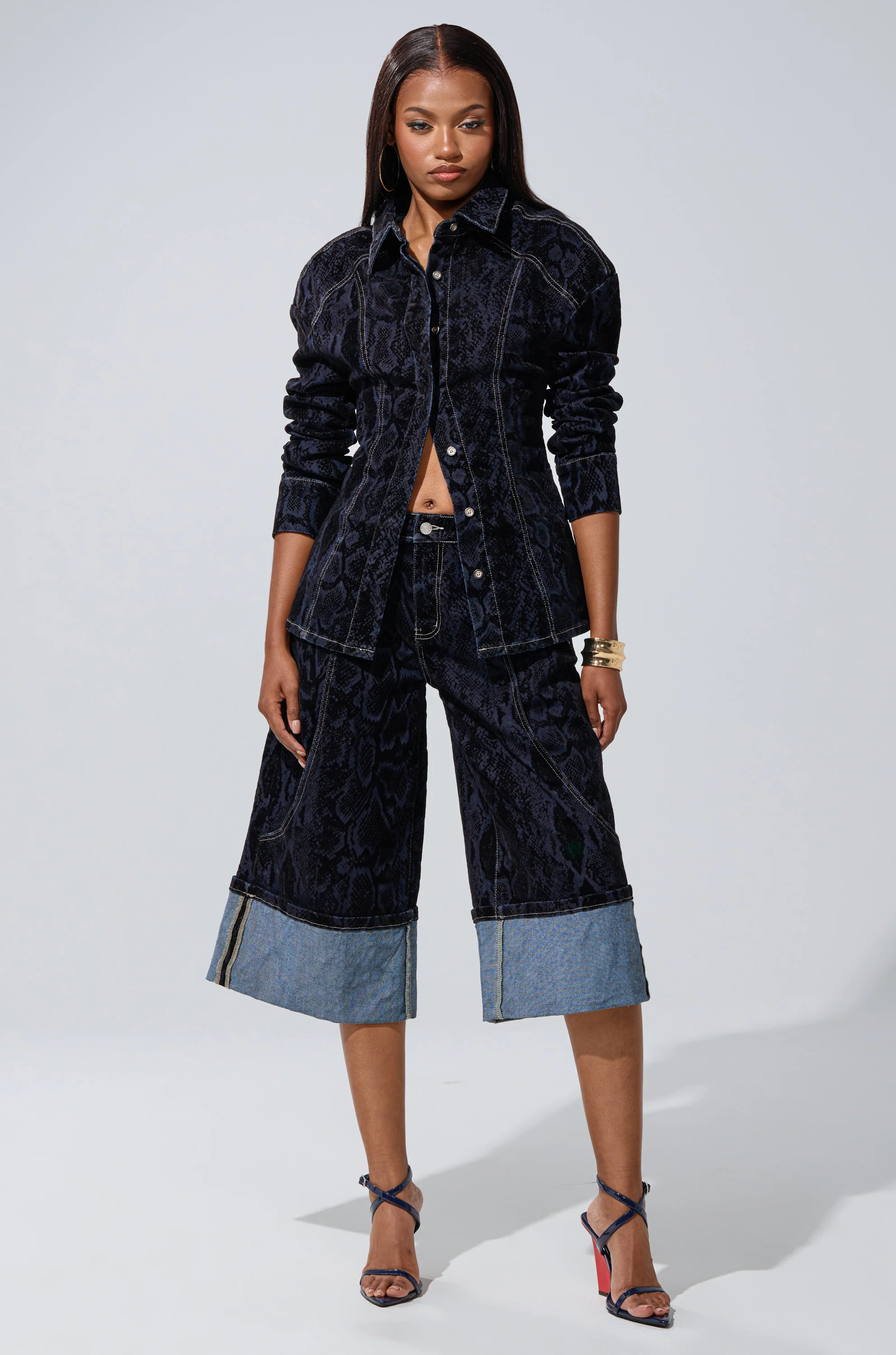 FEELS LIKE MONEY DENIM BERMUDA SHORT