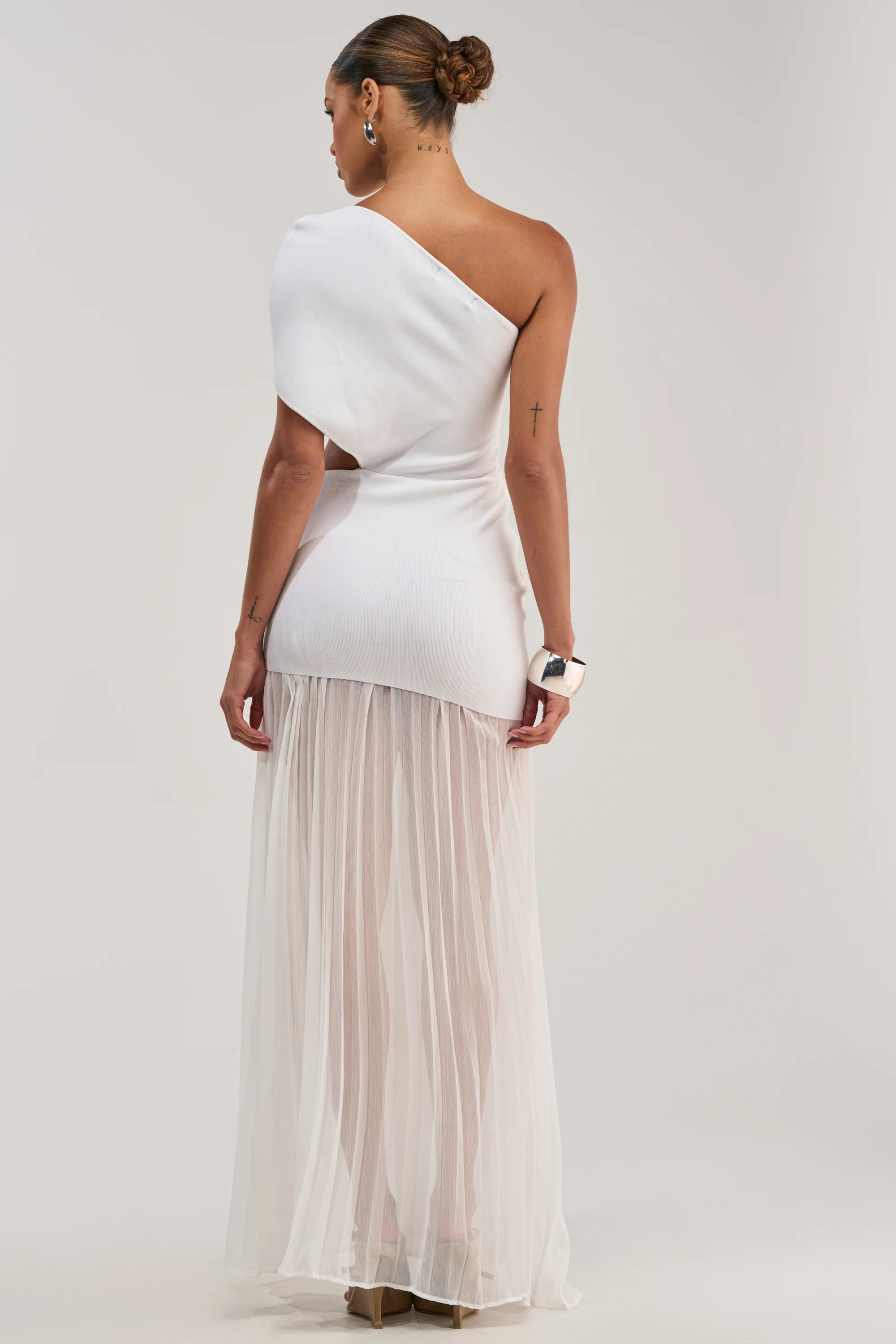 FINAL BOW ASYMMETRICAL MAXI DRESS IN WHITE - Image 5
