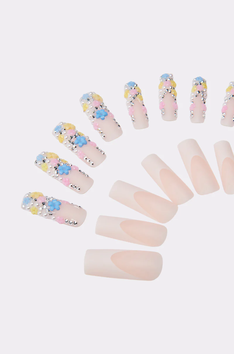 FLOWER POWER FALSE NAILS - Image 2