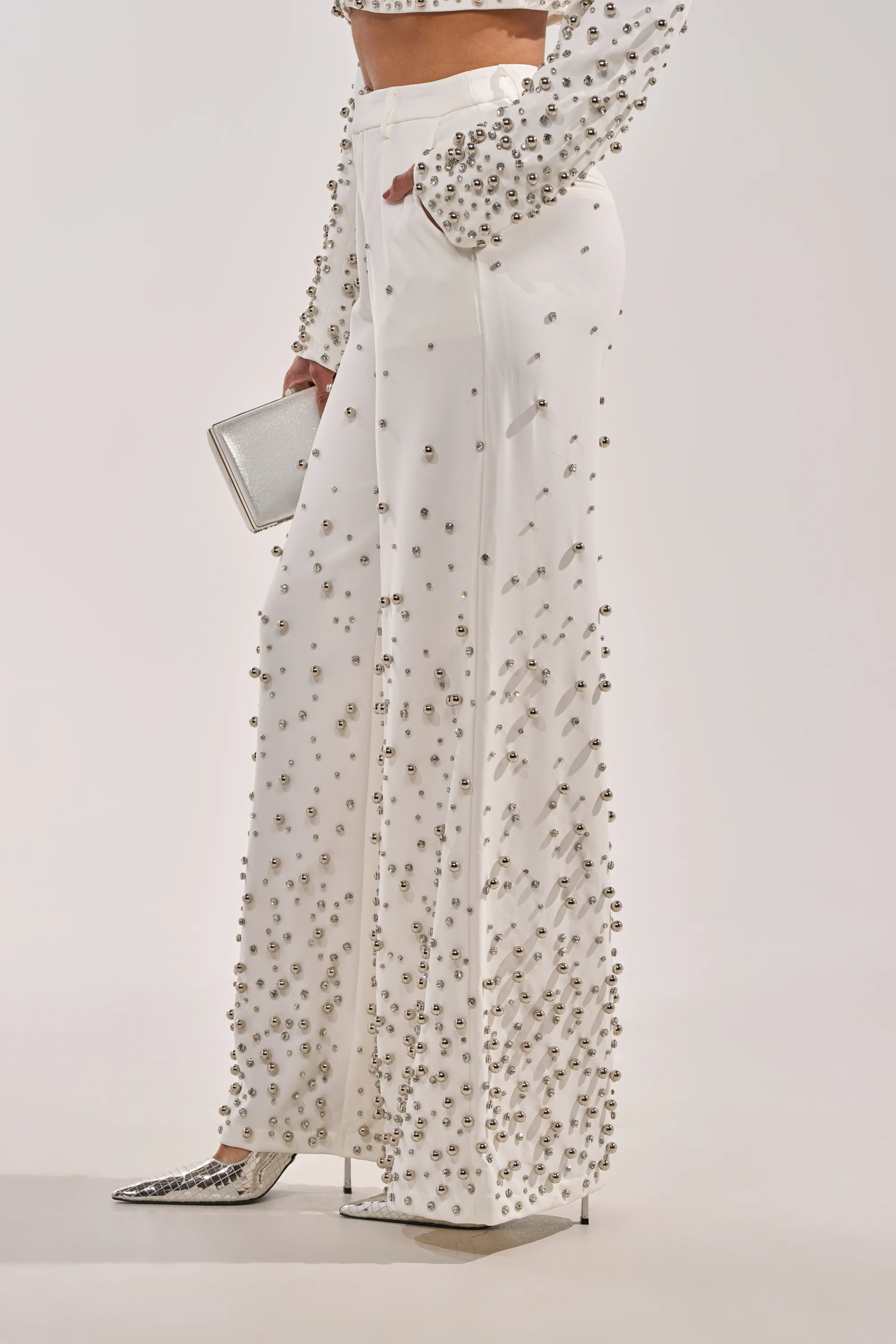 GET CLOSER EMBELLISHED TROUSER IN WHITE - Image 3