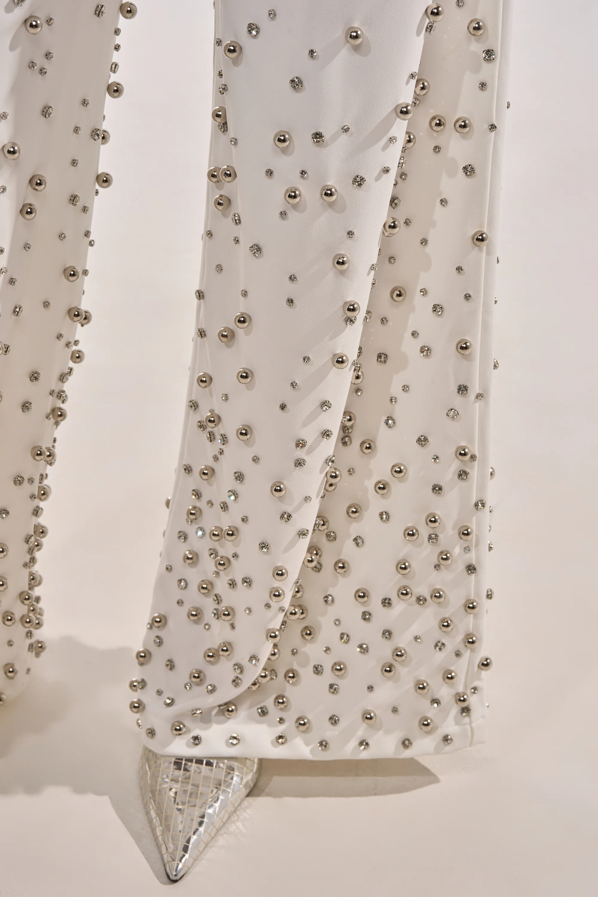 GET CLOSER EMBELLISHED TROUSER IN WHITE - Image 6