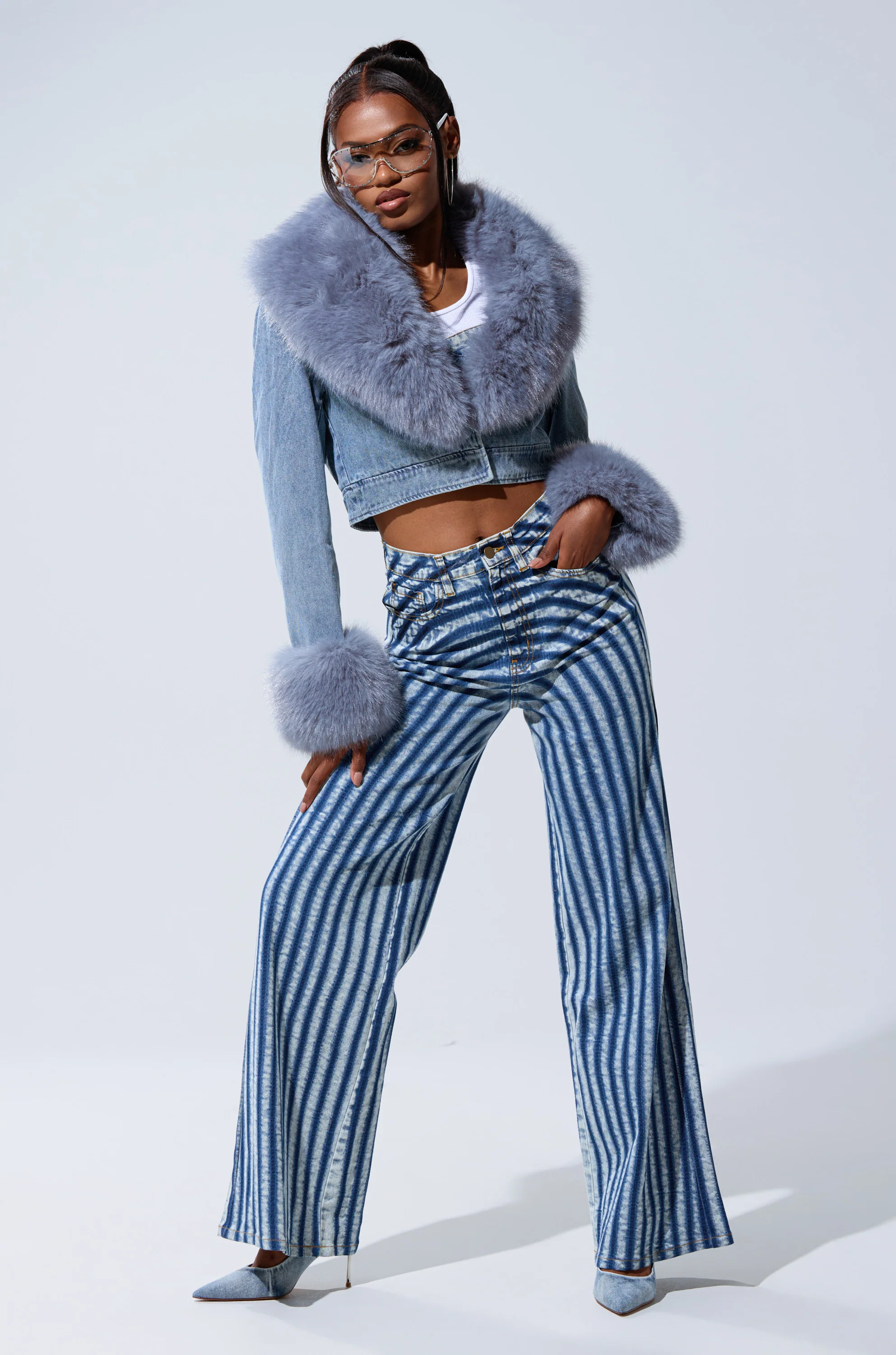 GISELE CROP DENIM BLAZER - Image 15