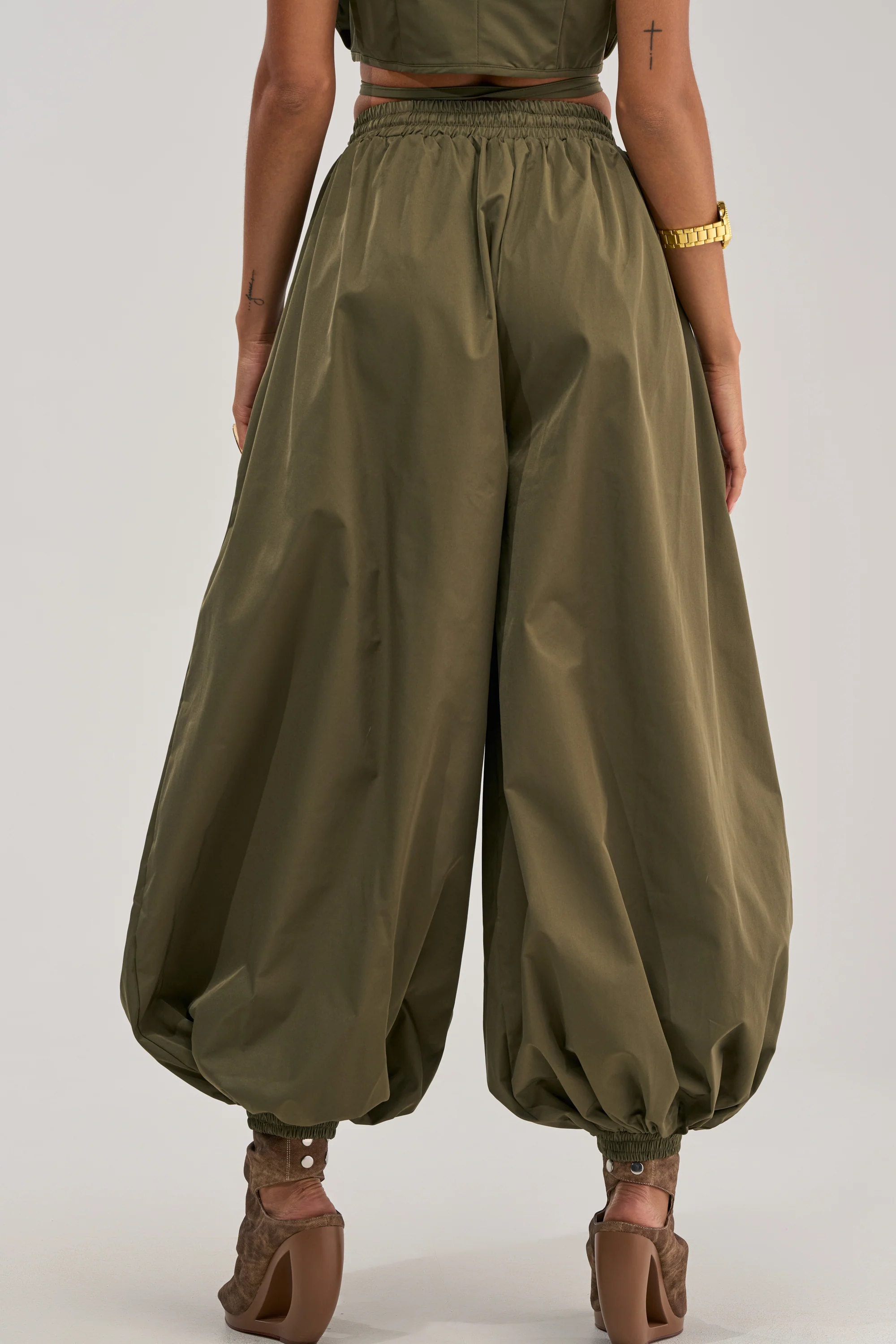 GUESS WHO BALLOON PANT IN OLIVE - Image 5