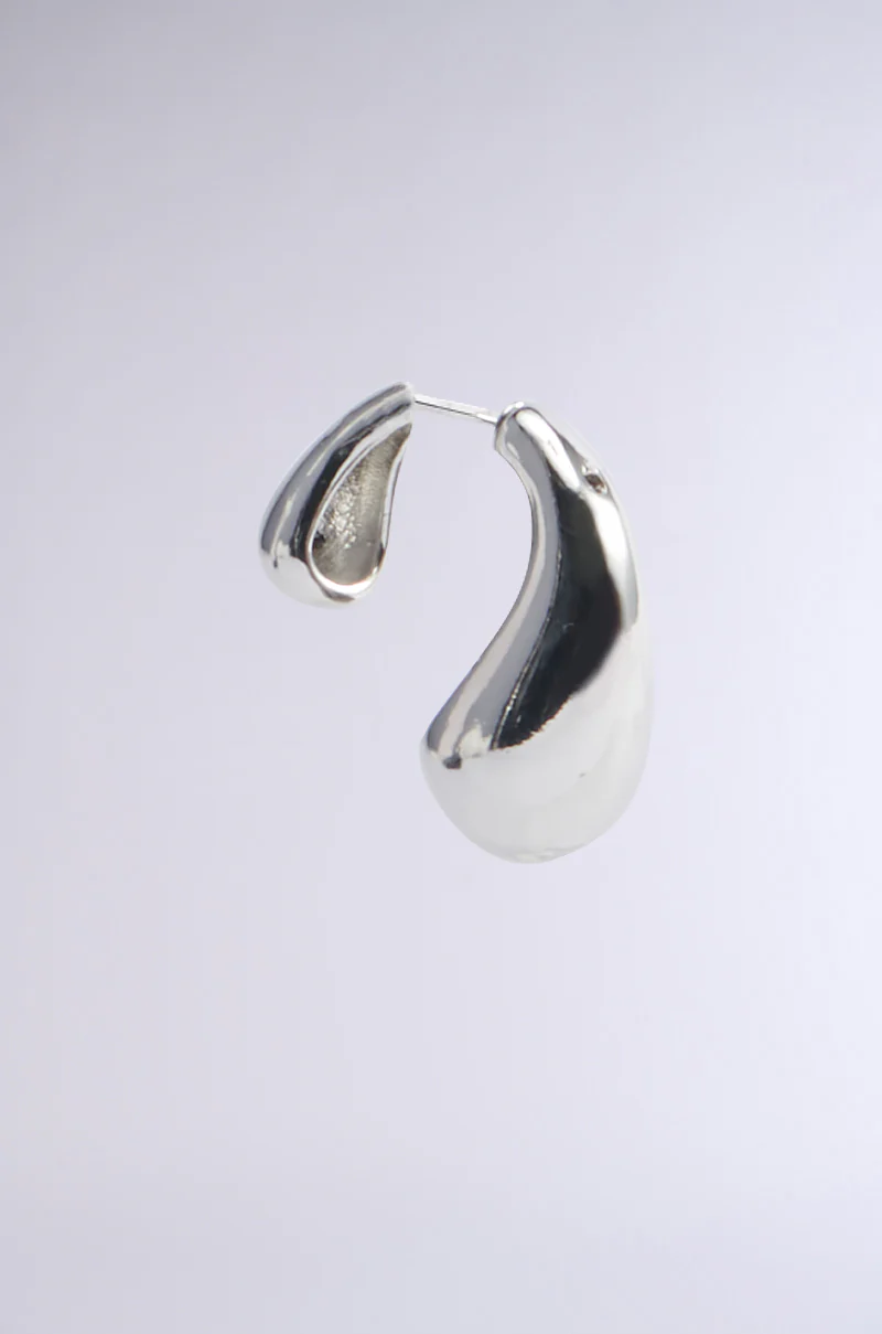 HOT GIRL EARRING - Image 4