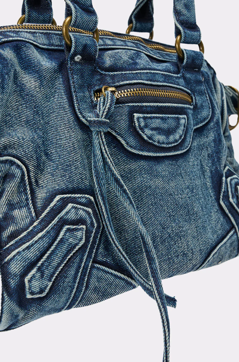 IM THAT GIRL DISTRESSED PURSE - Image 6