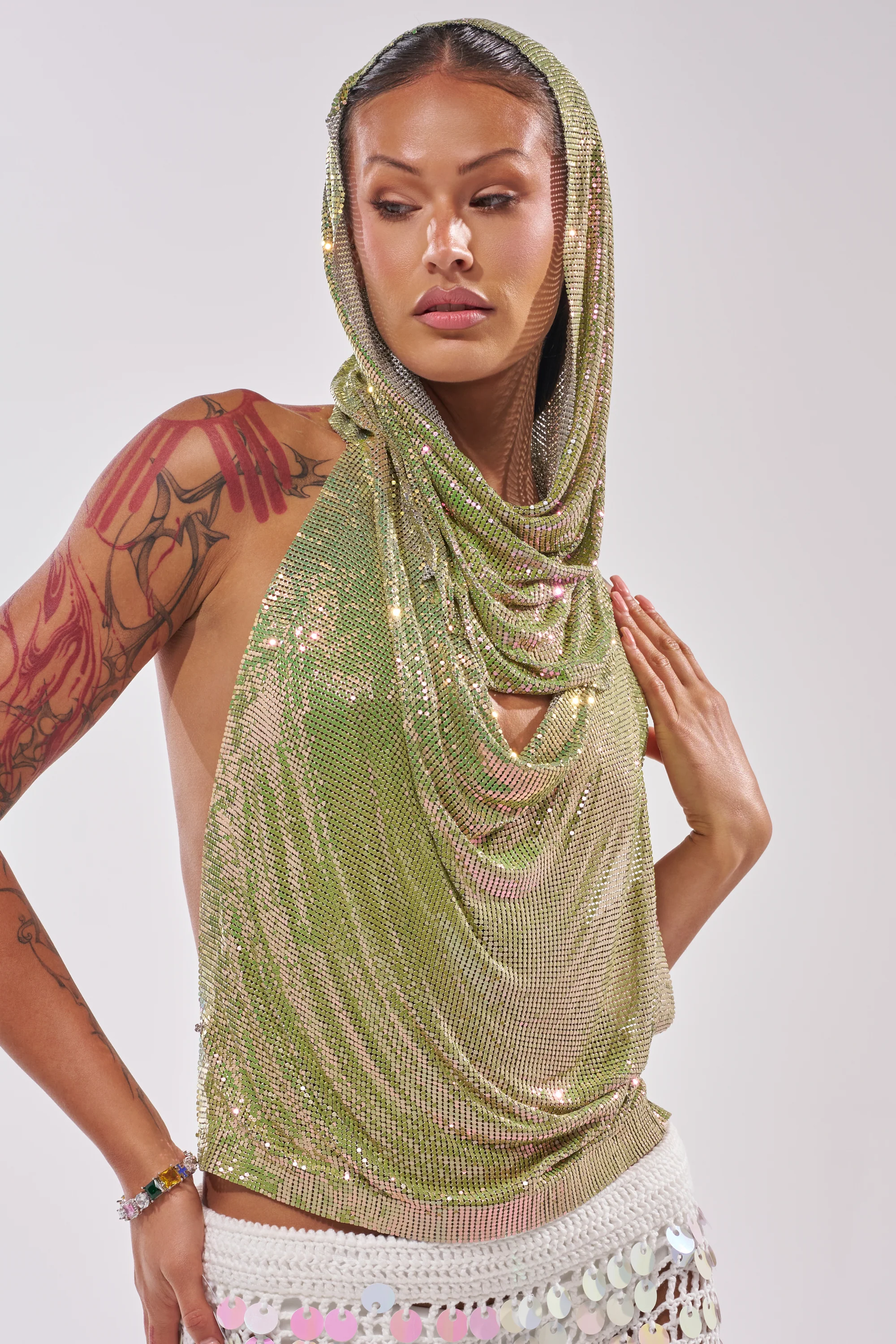 IN MY MIND HOODED CHAINMAIL TOP IN GREEN - Image 2