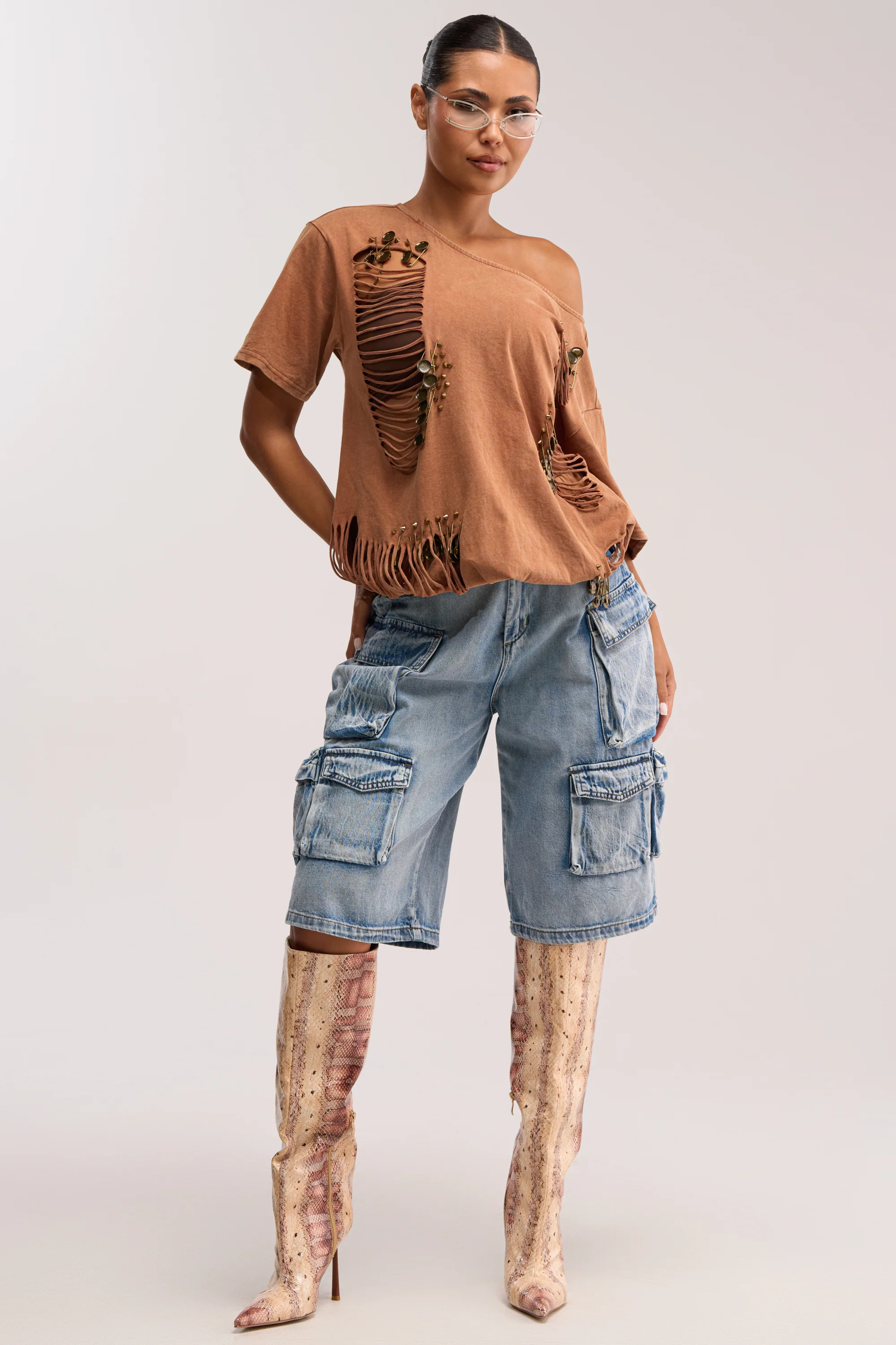 IN THE CUT DISTRESSED TEE - Image 7