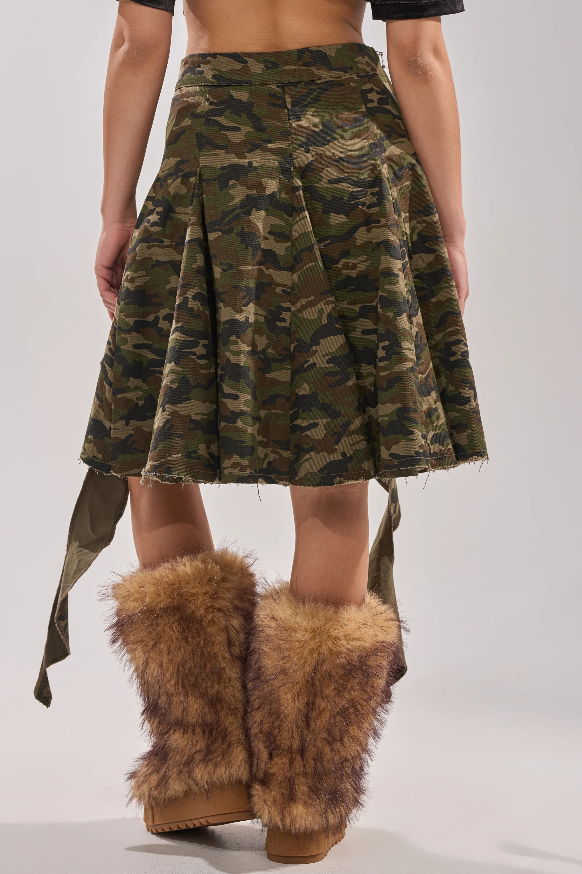 IN THE TRENCHES CAMO MINI SKIRT - Image 6