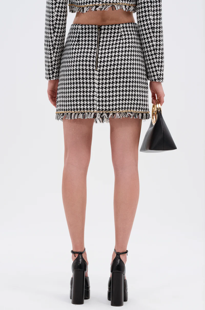 INVITE ONLY CHAIN TRIM MINI SKIRT - Image 4