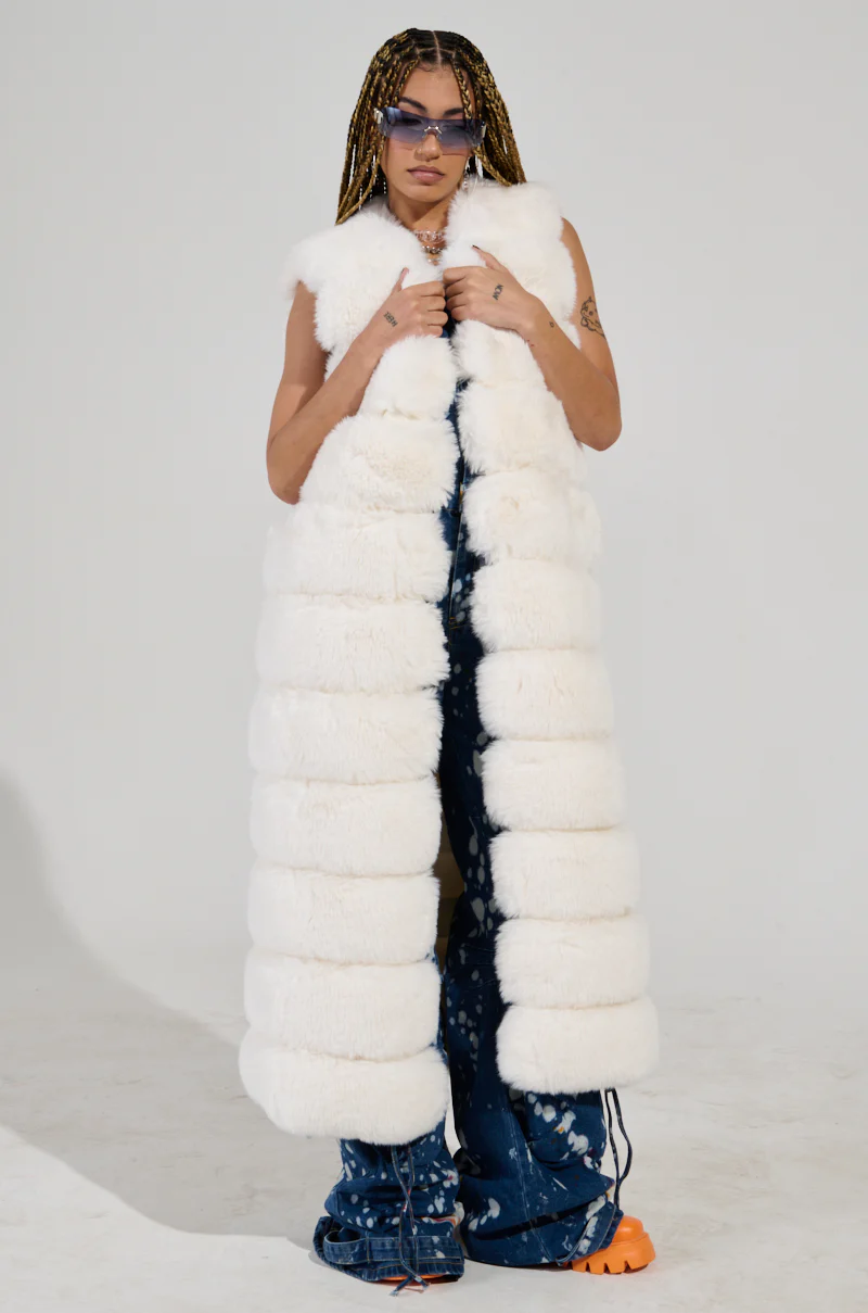 JENNY LIN FAUX FUR MAXI VEST IN WHITE - Image 5