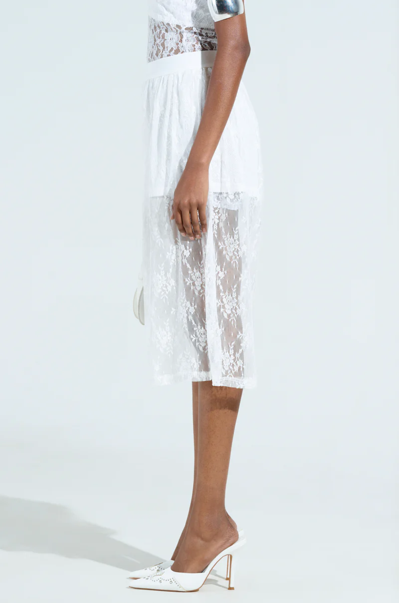 KELLY LACE SHORT - Image 3