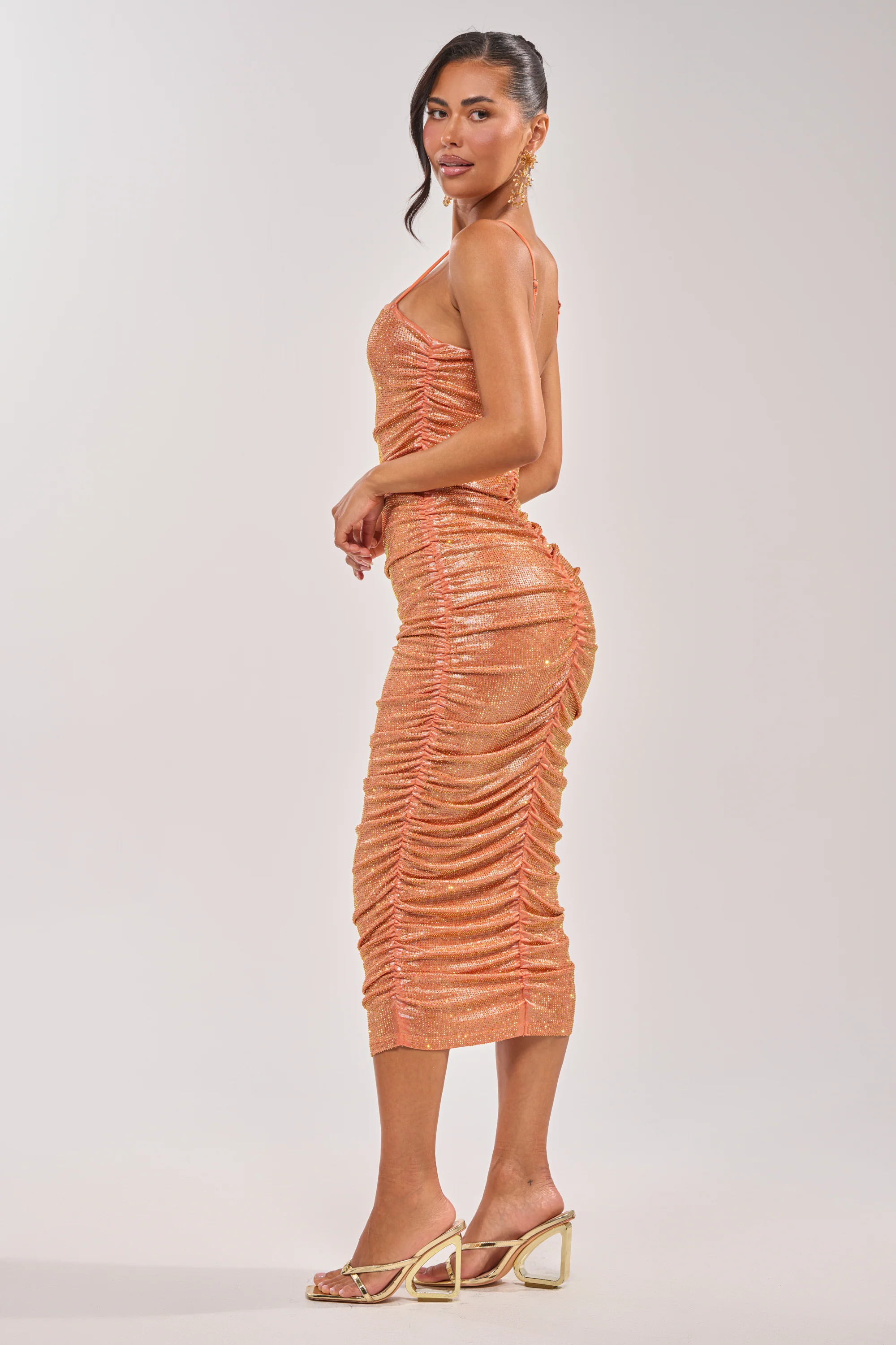 KILL THE LIGHTS STRAPLESS RHINESTONE MIDI DRESS IN PEACH BELLINI - Image 4