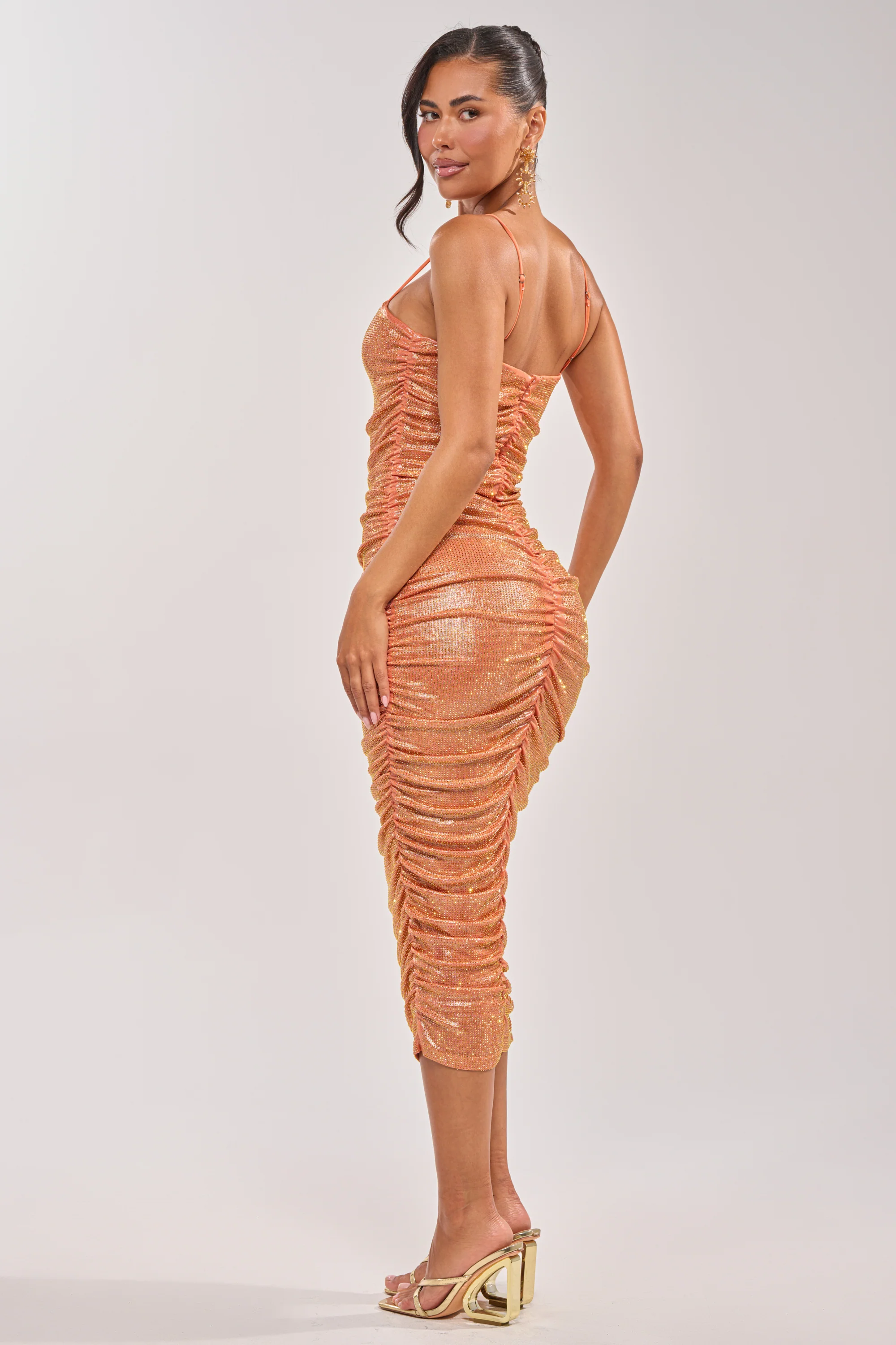 KILL THE LIGHTS STRAPLESS RHINESTONE MIDI DRESS IN PEACH BELLINI - Image 5