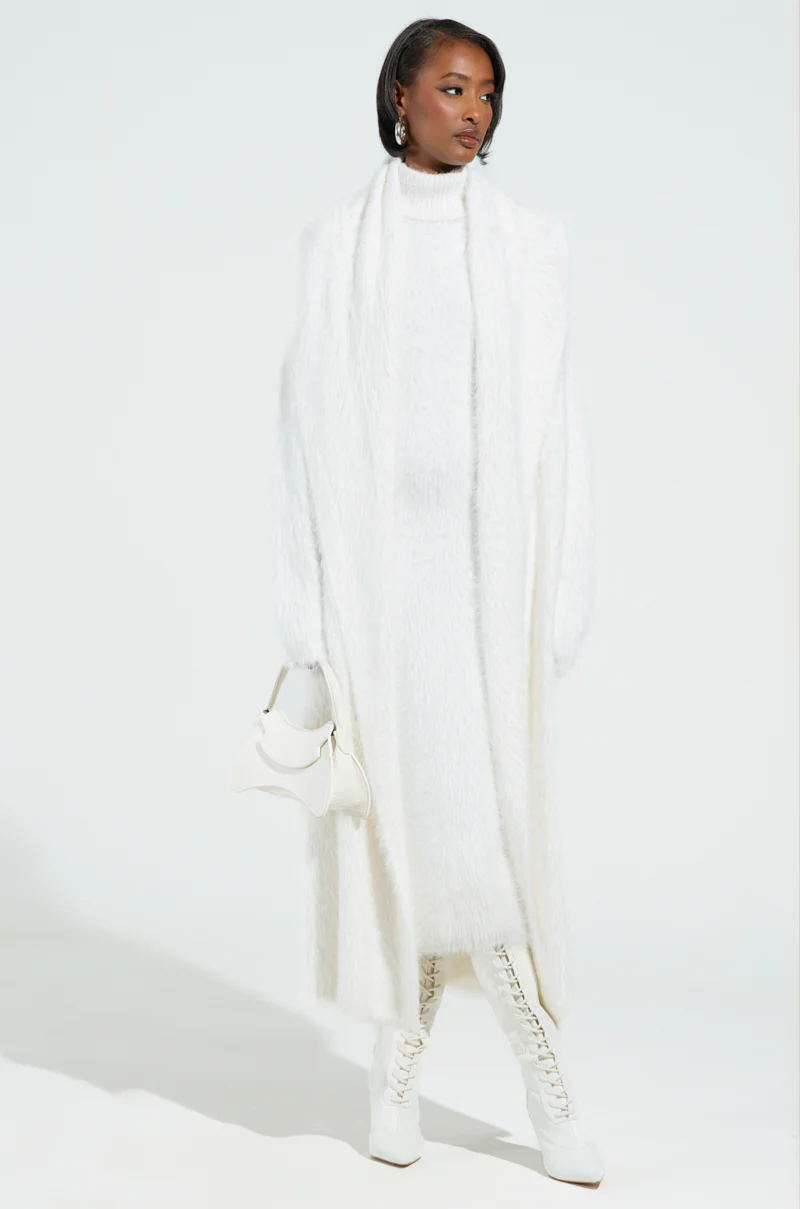 KYLIE FUZZY CARDIGAN IN WHITE - Image 2