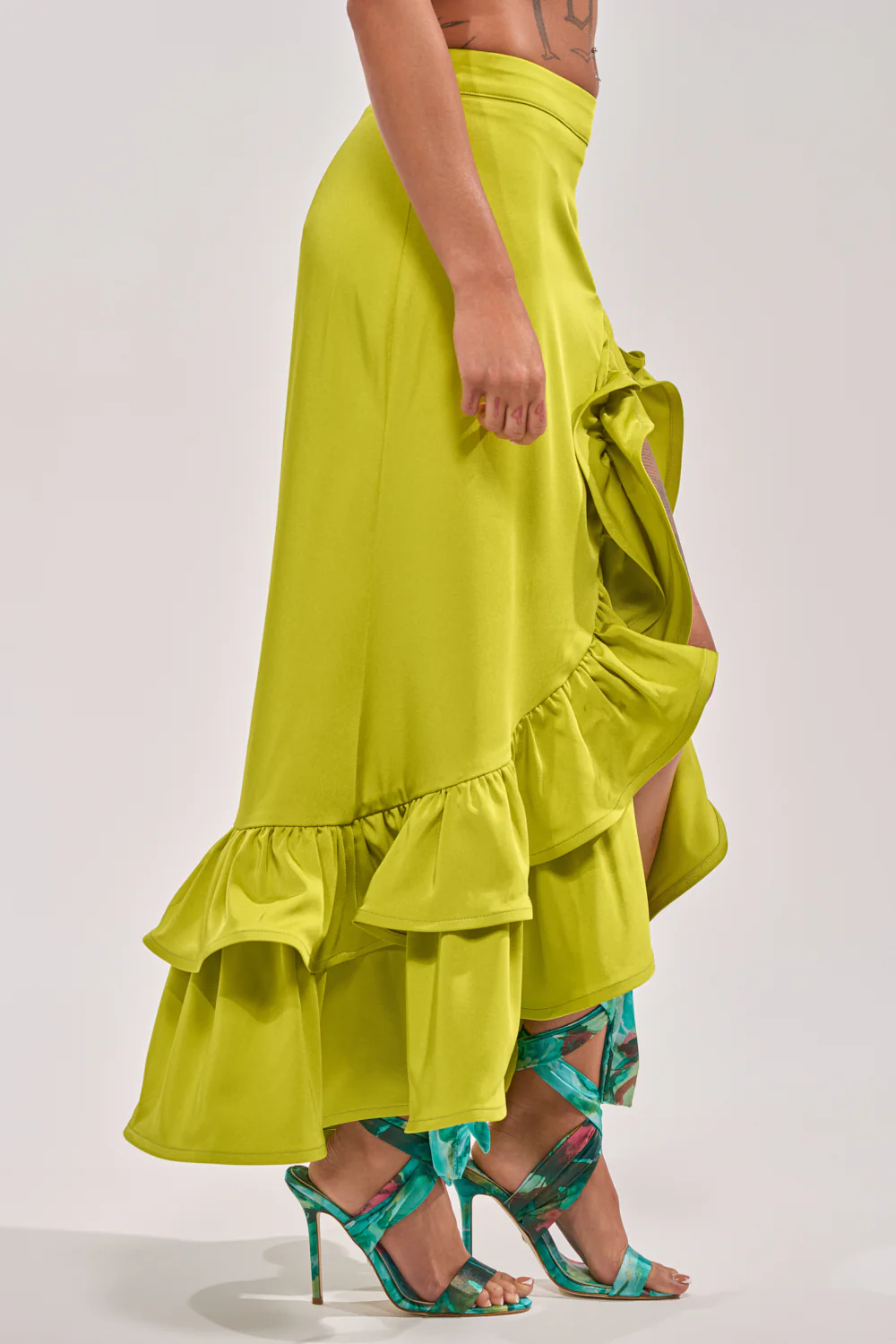 LADY LUXE RUCHED MIDI SKIRT WITH HIGH SLIT - Image 5