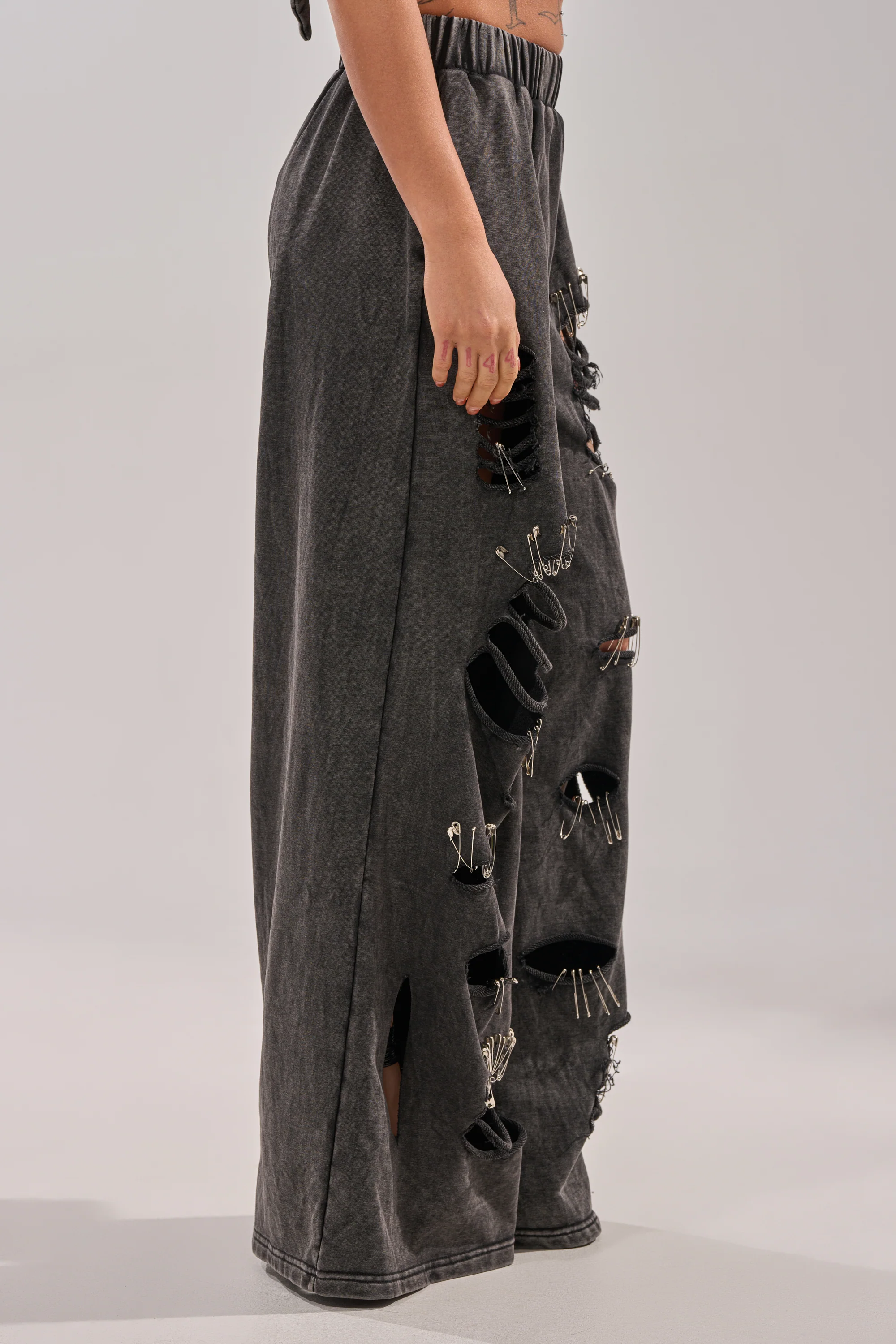 LEILA DISTRESSED WIDE LEG JOGGER - Image 4